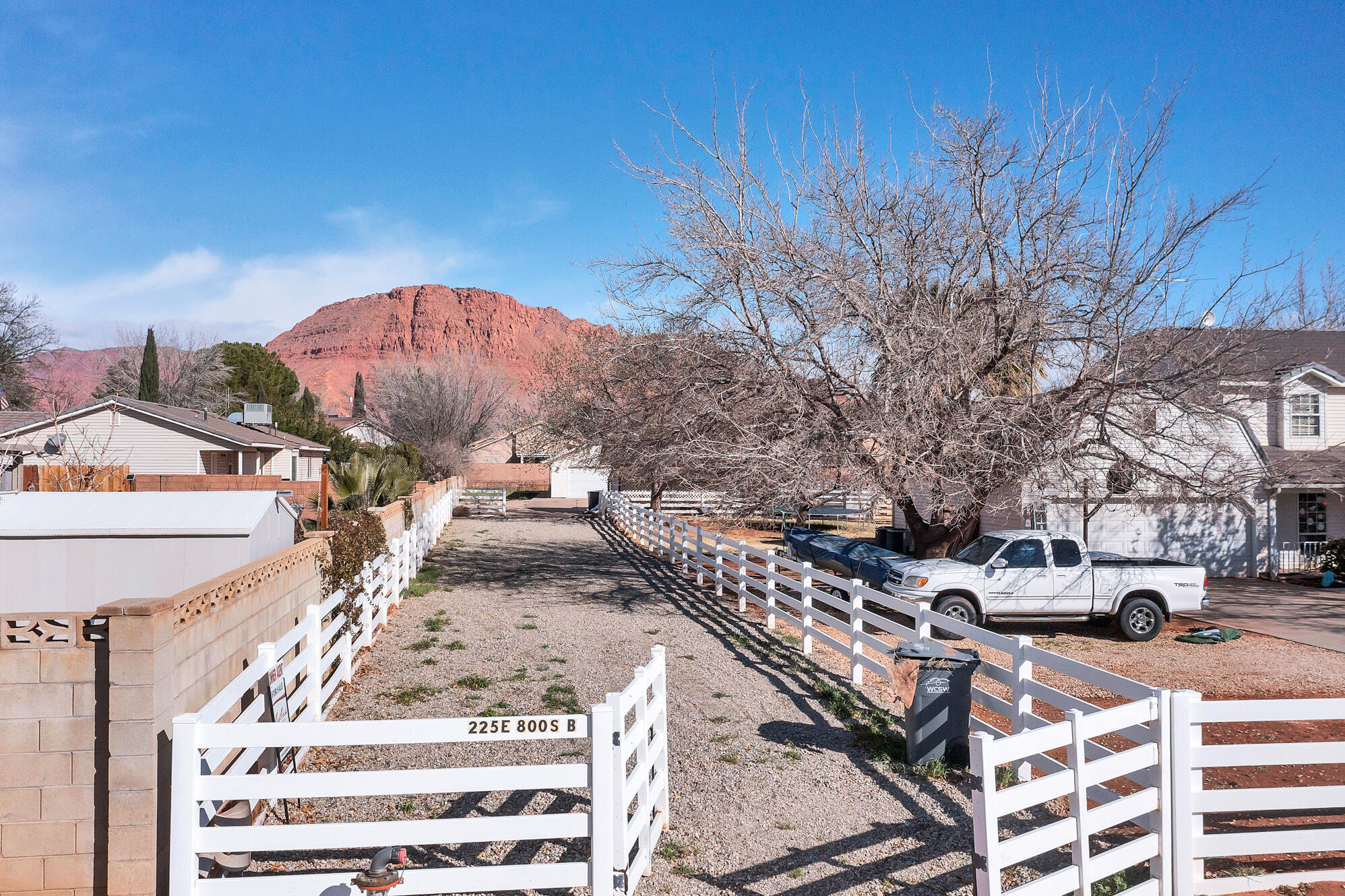 FALCON PARK - Residential