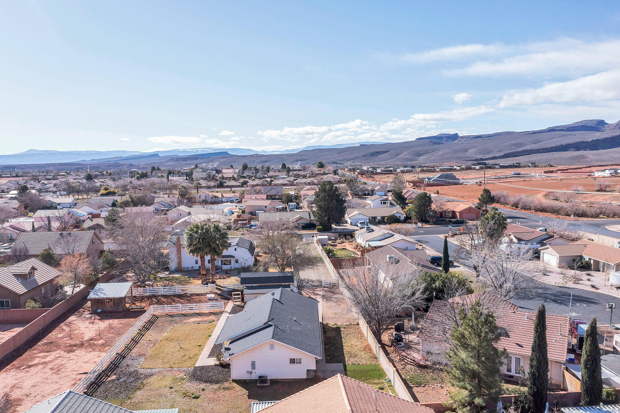 FALCON PARK - Residential