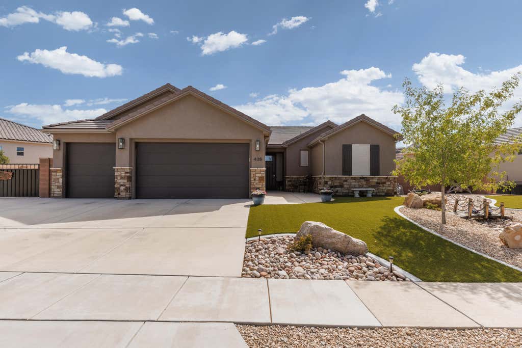 Photo of 426 N Sage Grouse DR, Washington, UT 84780 (MLS # 26-275375)