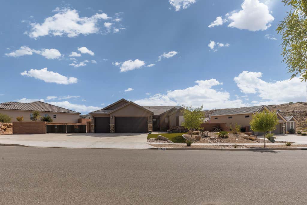 Photo of 426 N Sage Grouse DR, Washington, UT 84780 (MLS # 26-275375)