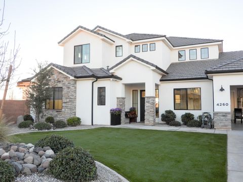 Photo of 4260 S SUN VALLEY CIR, Washington, UT 84780 (MLS # 26-269326)