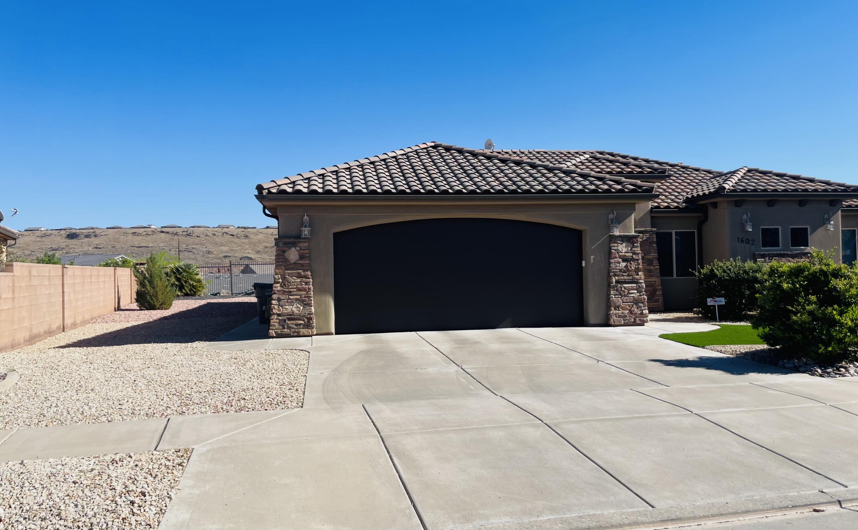 SIENNA HEIGHTS - Residential