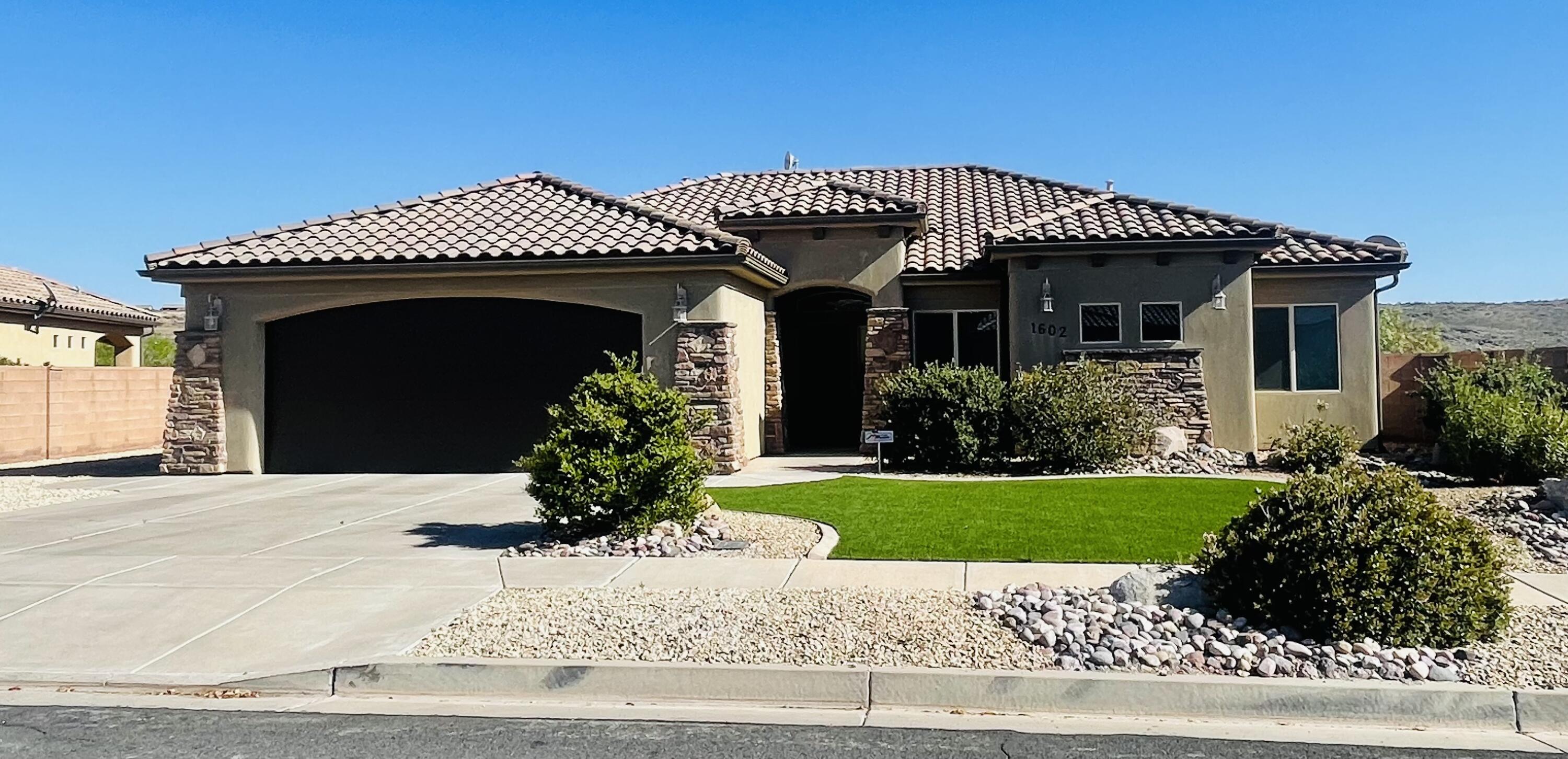 SIENNA HEIGHTS - Residential