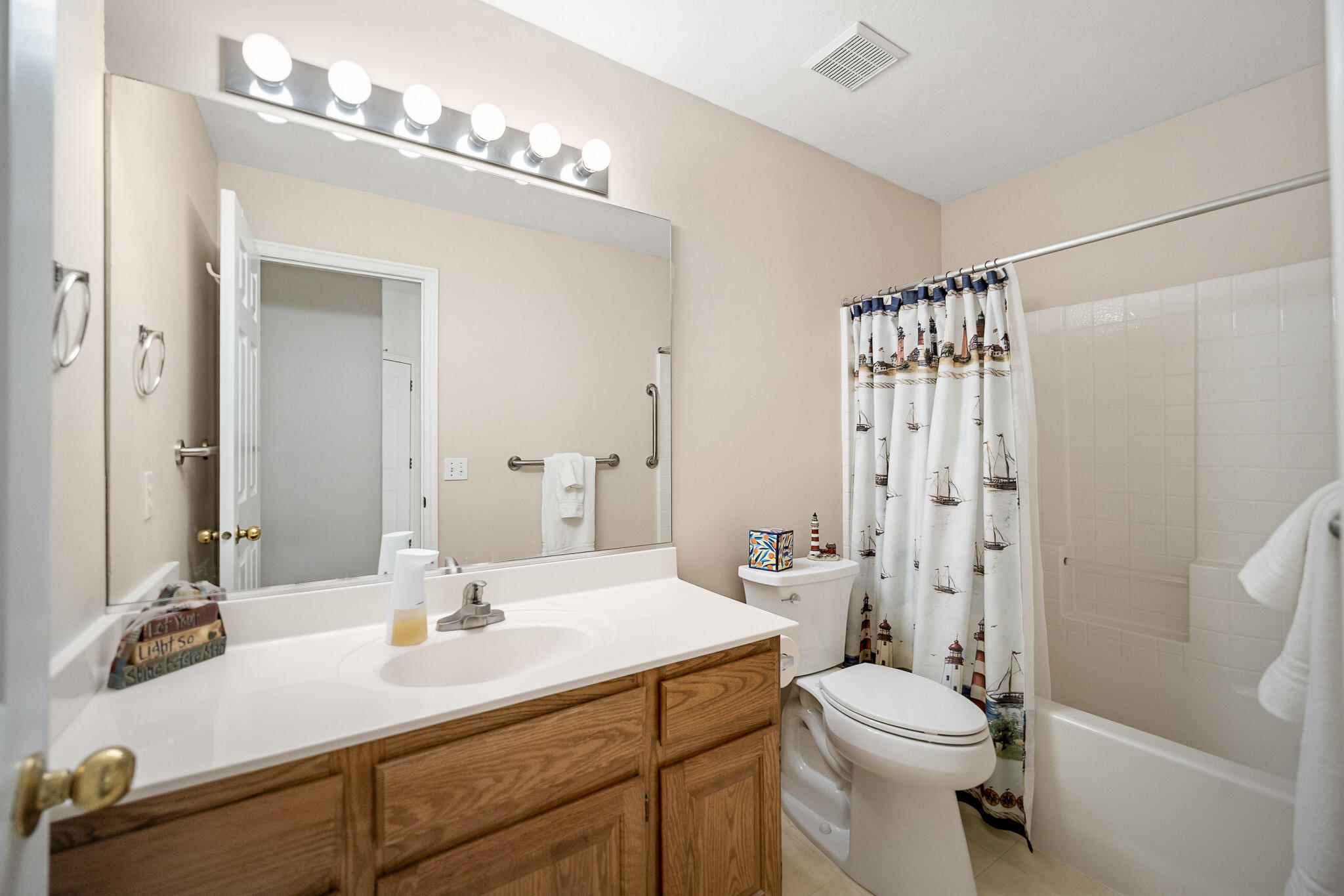 PADRE LAKES TOWNHOMES - Residential