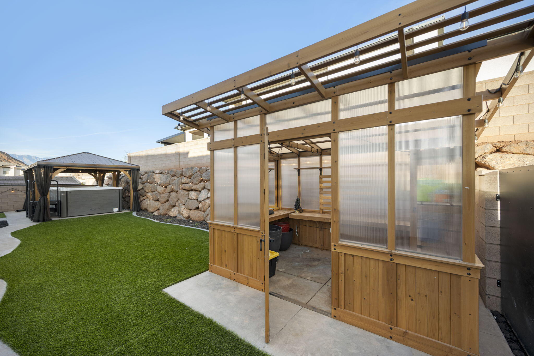 SHOOTING STAR - Residential