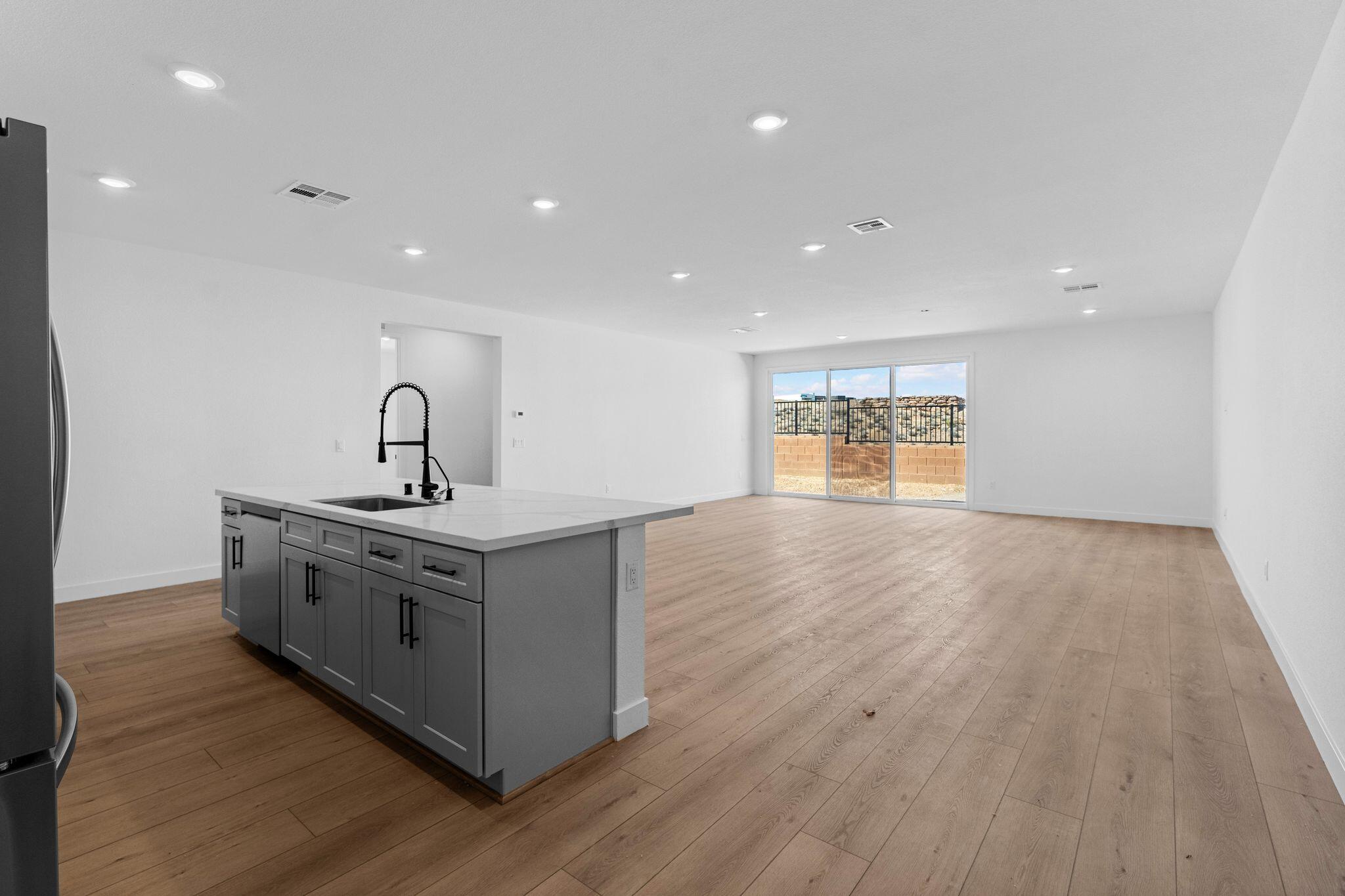 CECITA CREST AT DIVARIO - Residential