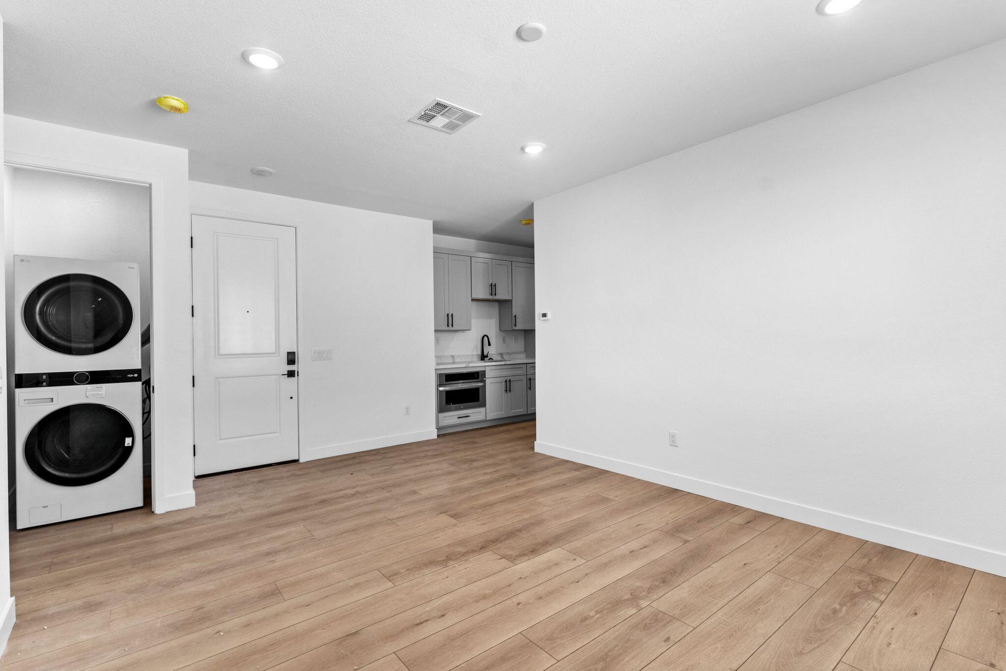 CECITA CREST AT DIVARIO - Residential