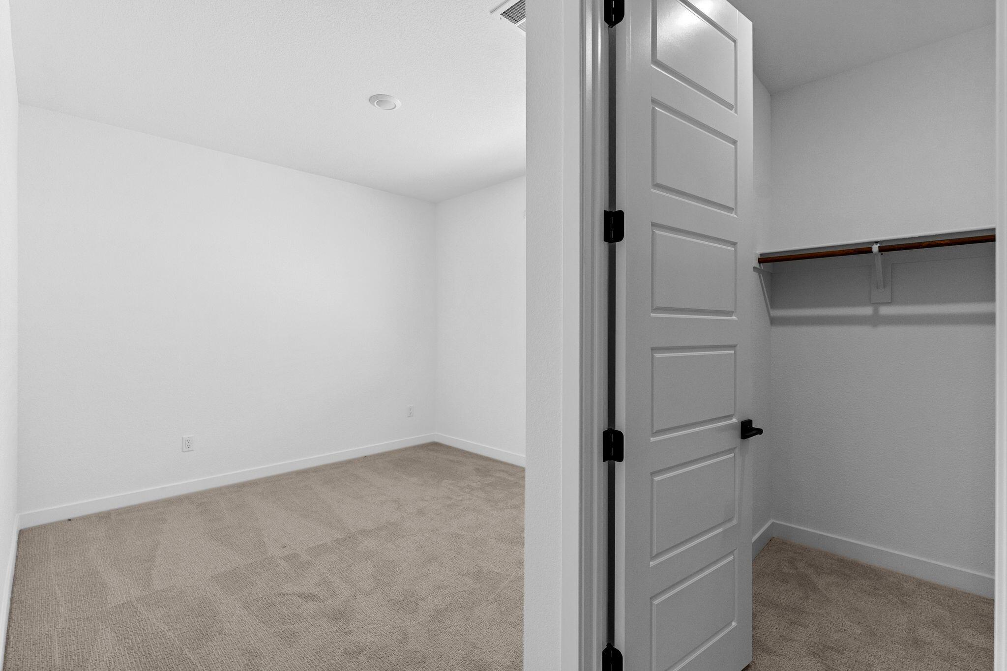 CECITA CREST AT DIVARIO - Residential