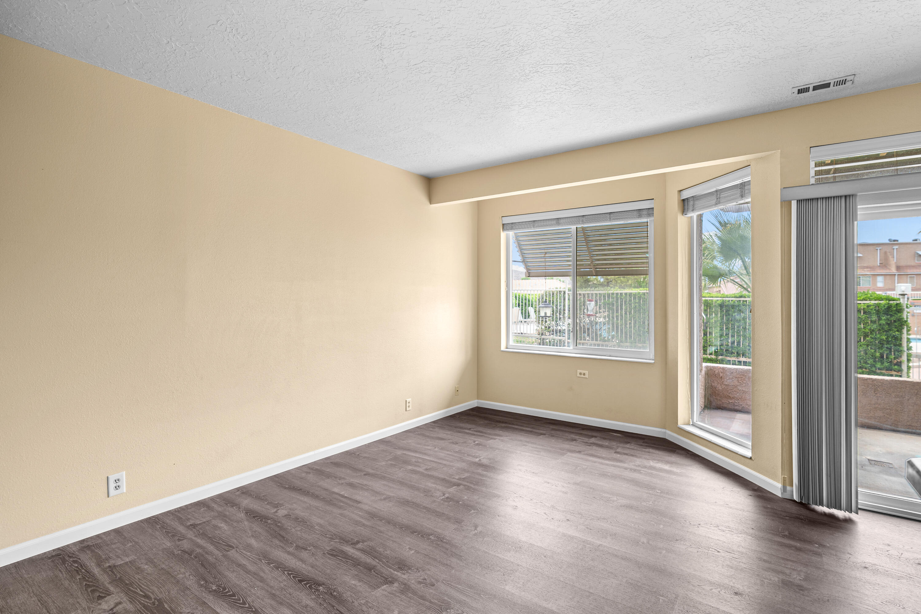 TAMARACK - ST GEORGE GOLF CLUB CONDOS - Residential