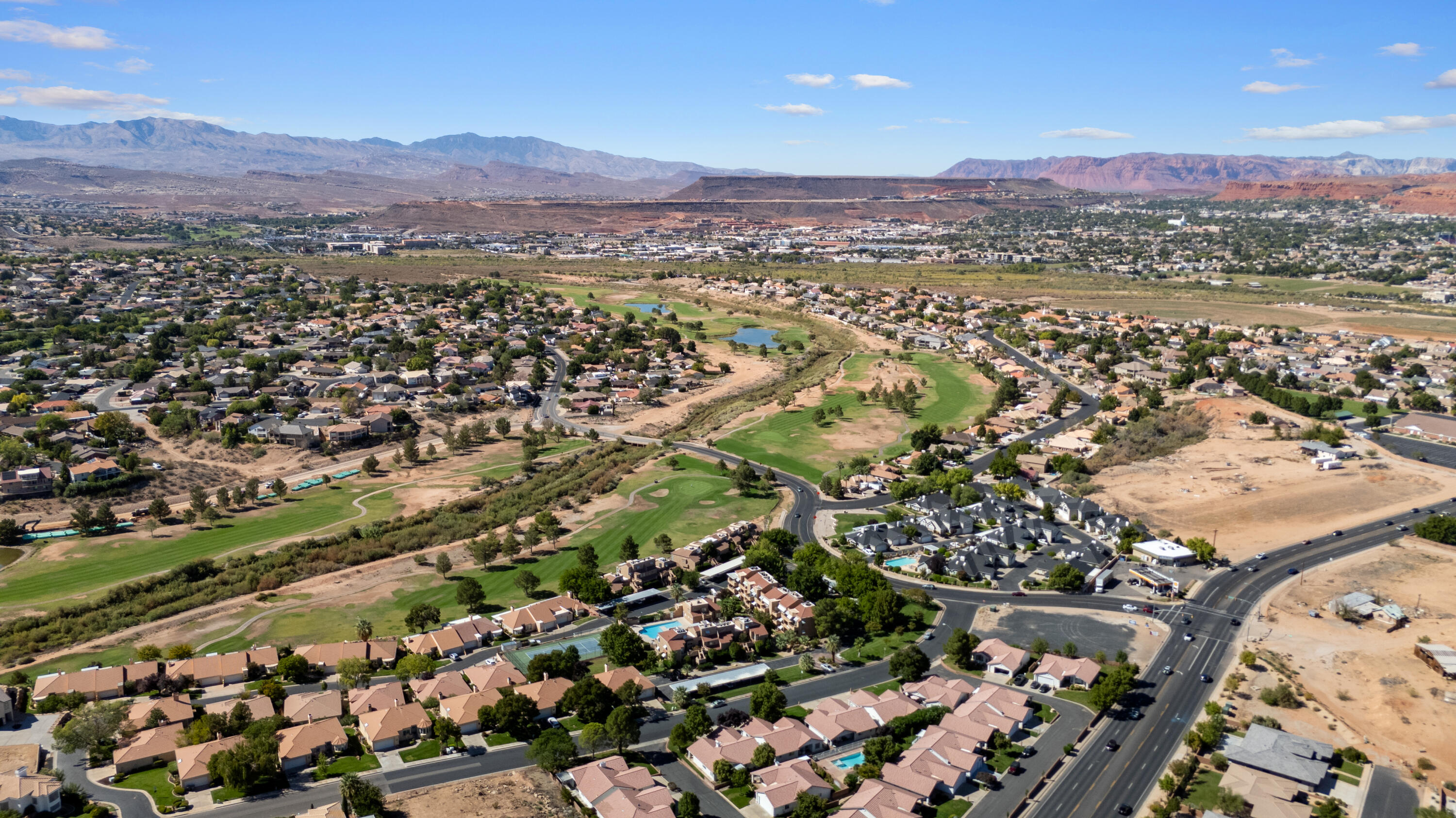 TAMARACK - ST GEORGE GOLF CLUB CONDOS - Residential