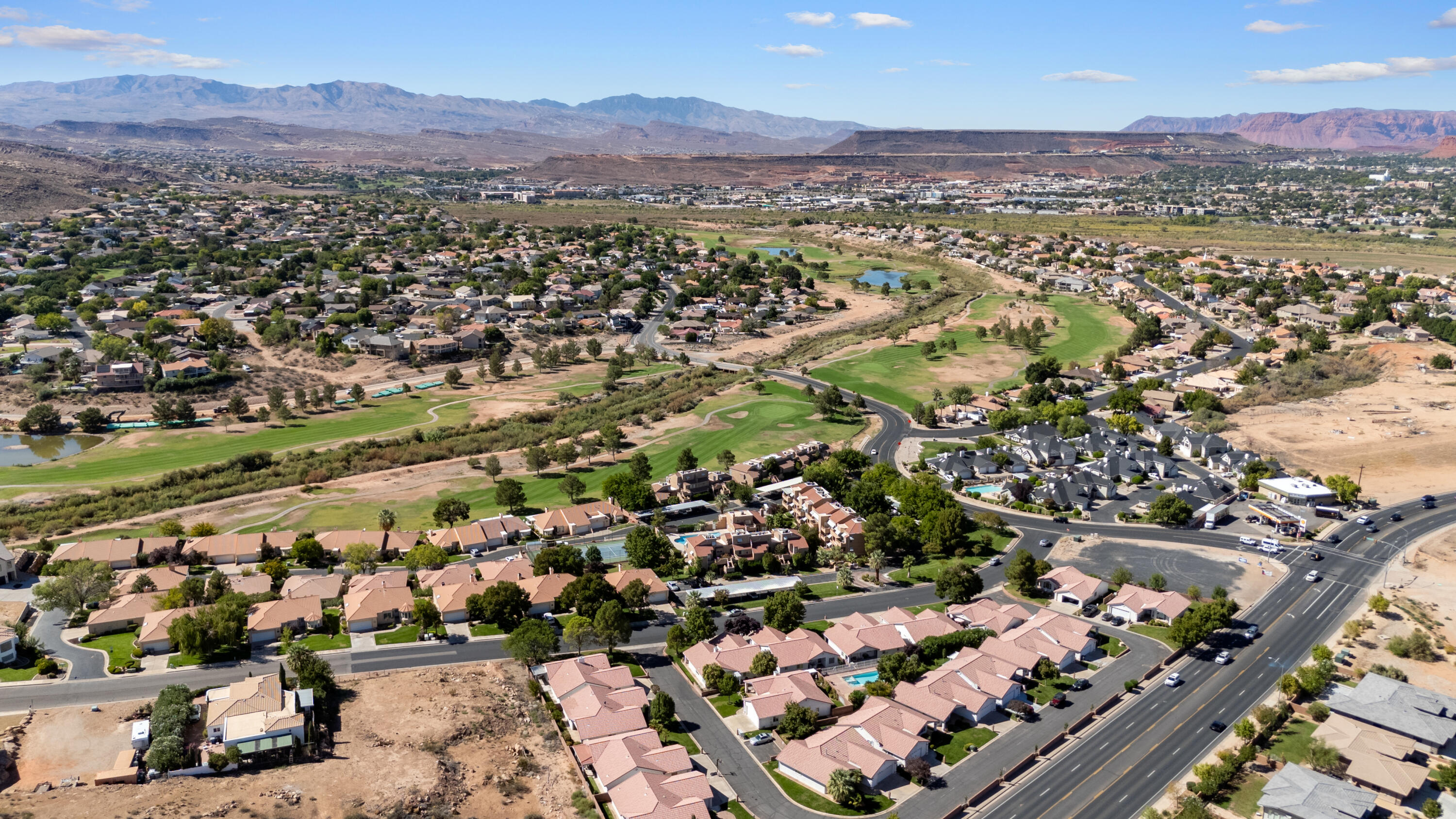 TAMARACK - ST GEORGE GOLF CLUB CONDOS - Residential