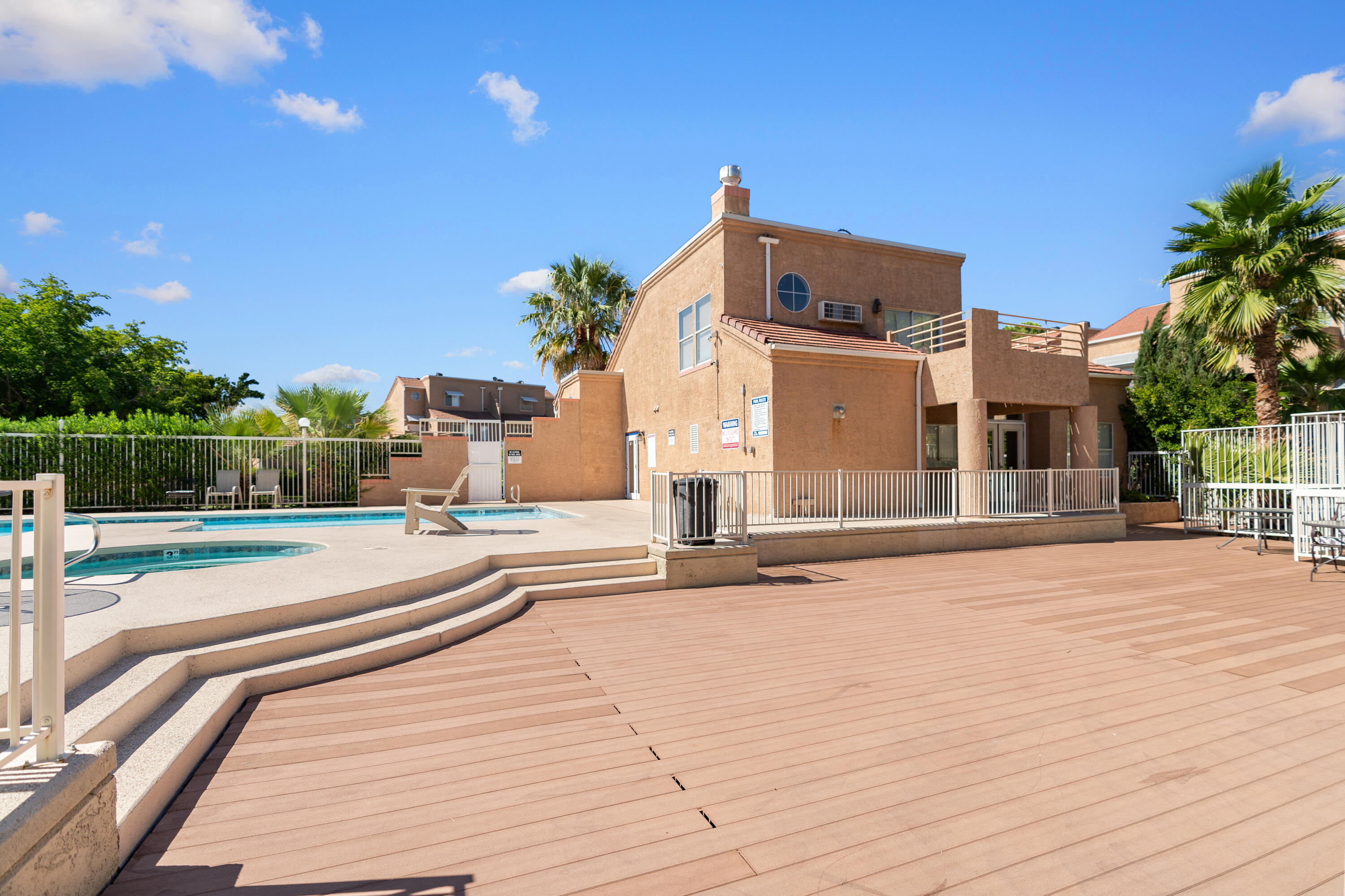 TAMARACK - ST GEORGE GOLF CLUB CONDOS - Residential