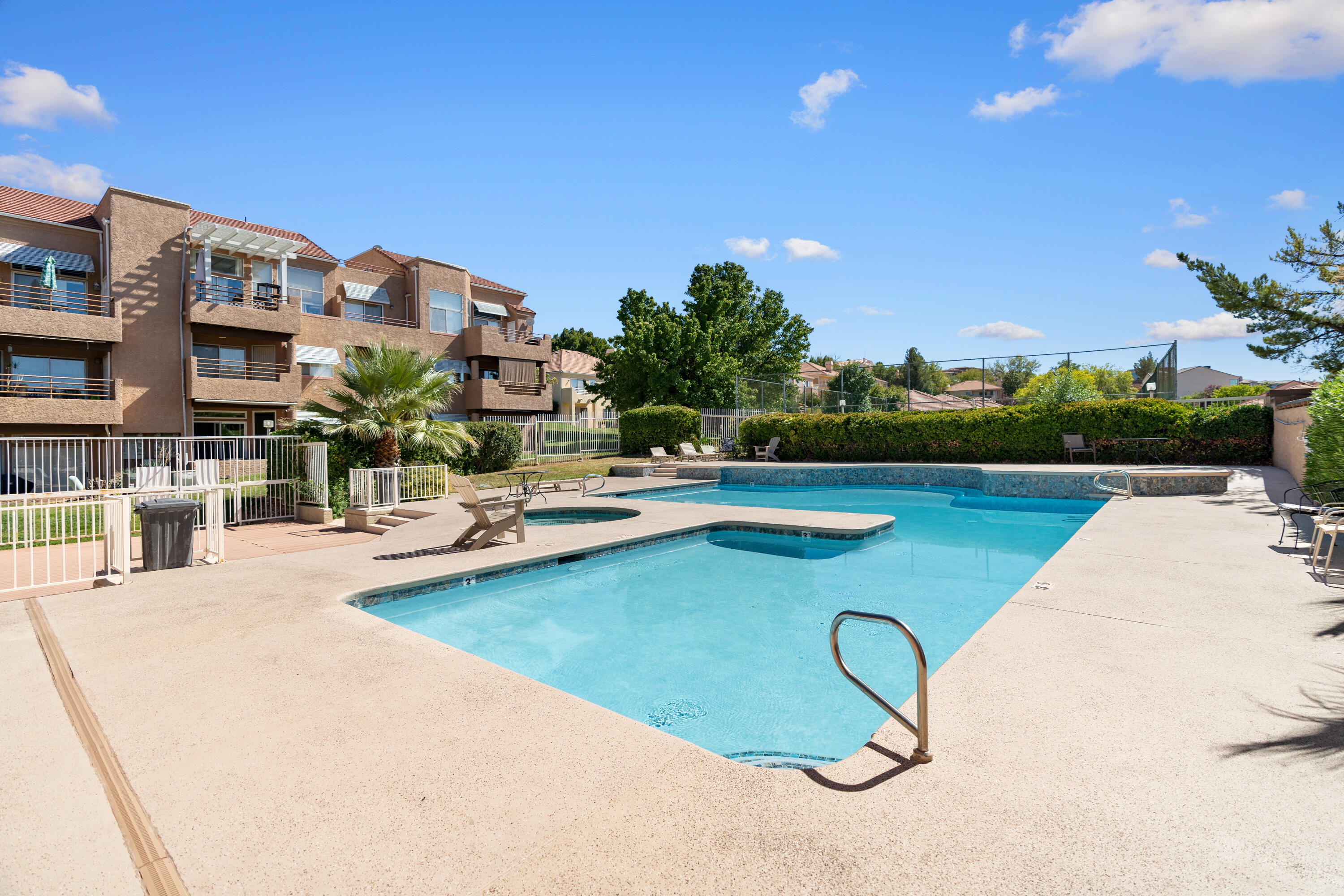 TAMARACK - ST GEORGE GOLF CLUB CONDOS - Residential