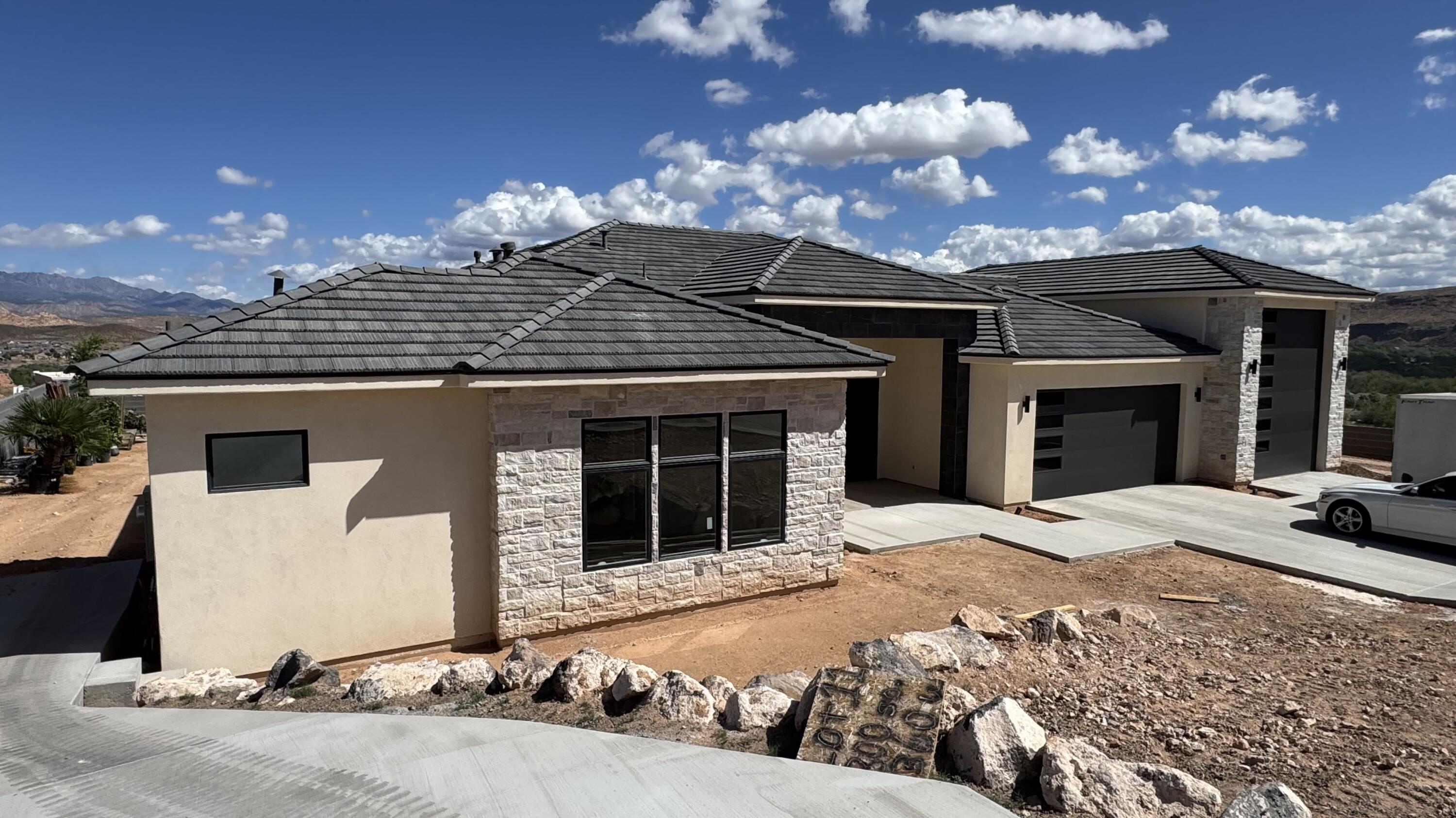 MOUNTAIN VIEW ESTATES - Residential