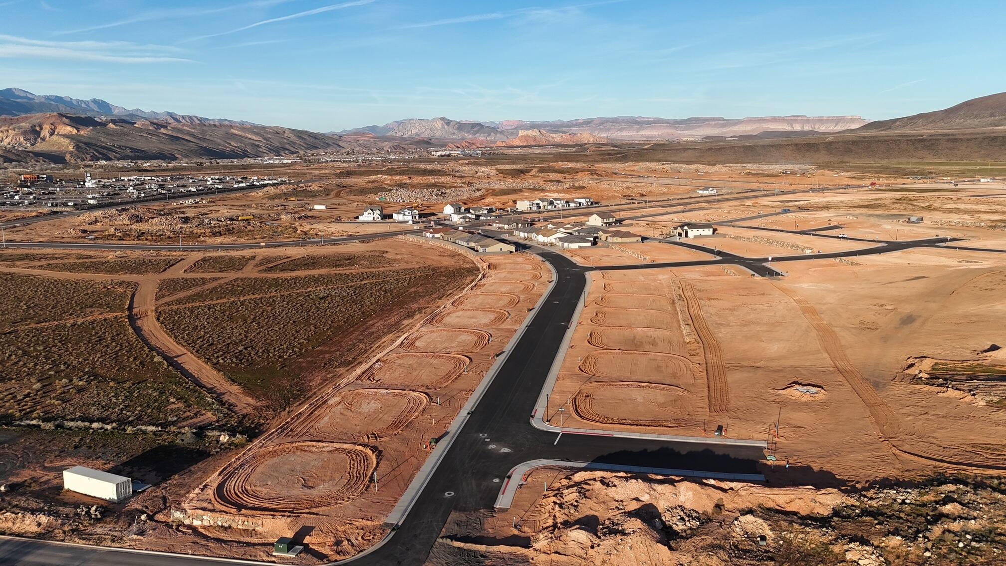 RED SLATE ESTATES - Land