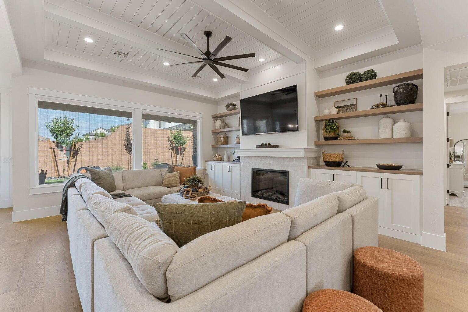 RED MESA AT SUNRISE VALLEY - Residential