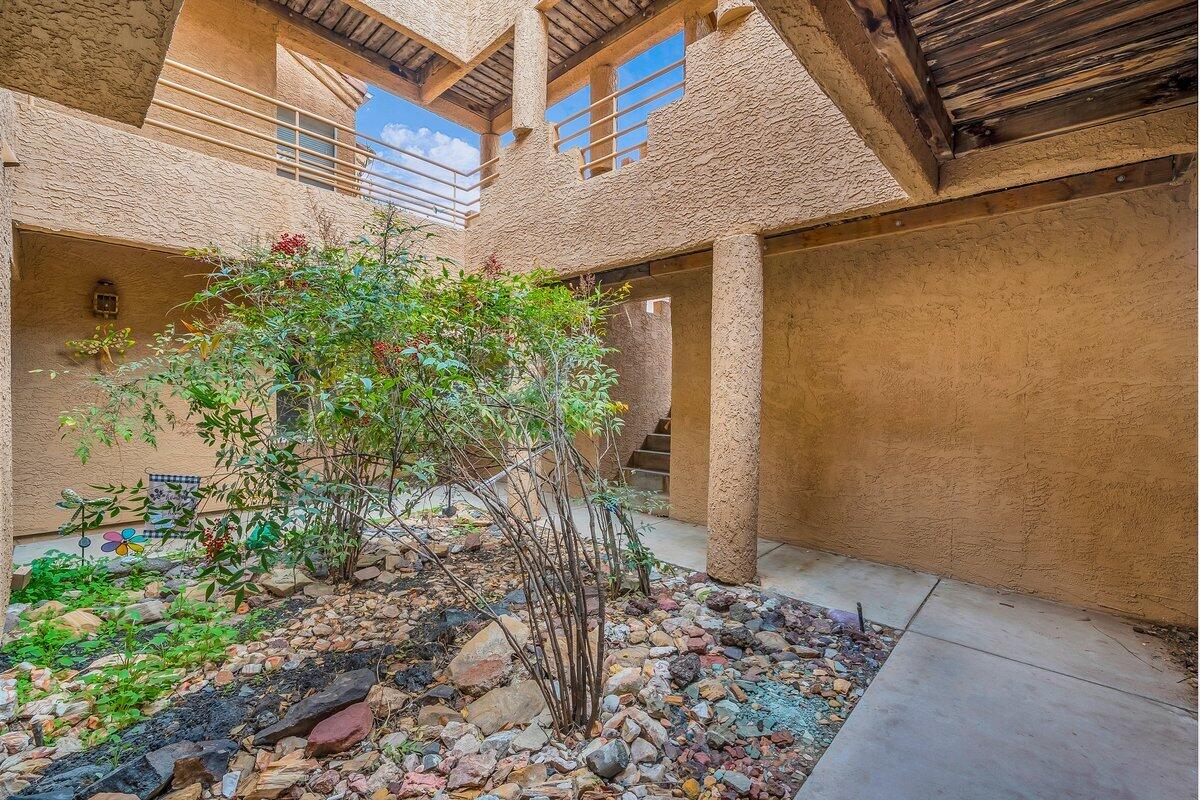 TAMARACK - ST GEORGE GOLF CLUB CONDOS - Residential