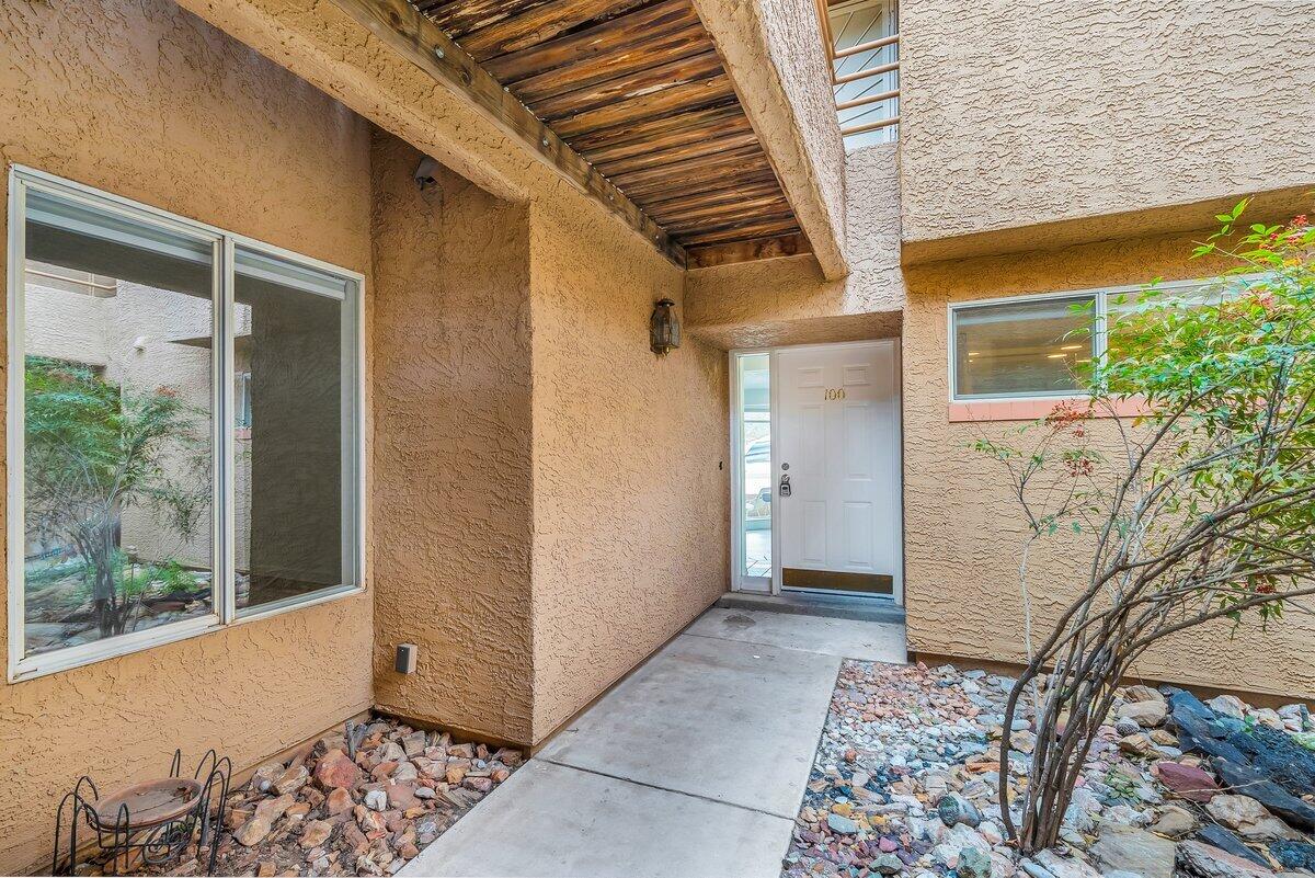 TAMARACK - ST GEORGE GOLF CLUB CONDOS - Residential