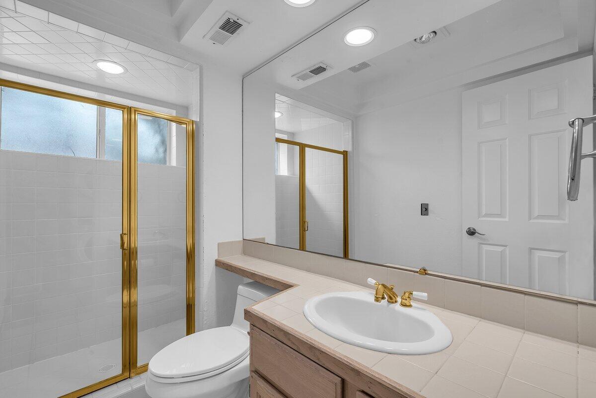 TAMARACK - ST GEORGE GOLF CLUB CONDOS - Residential