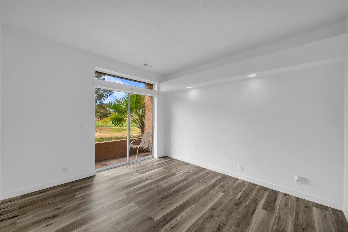 TAMARACK - ST GEORGE GOLF CLUB CONDOS - Residential