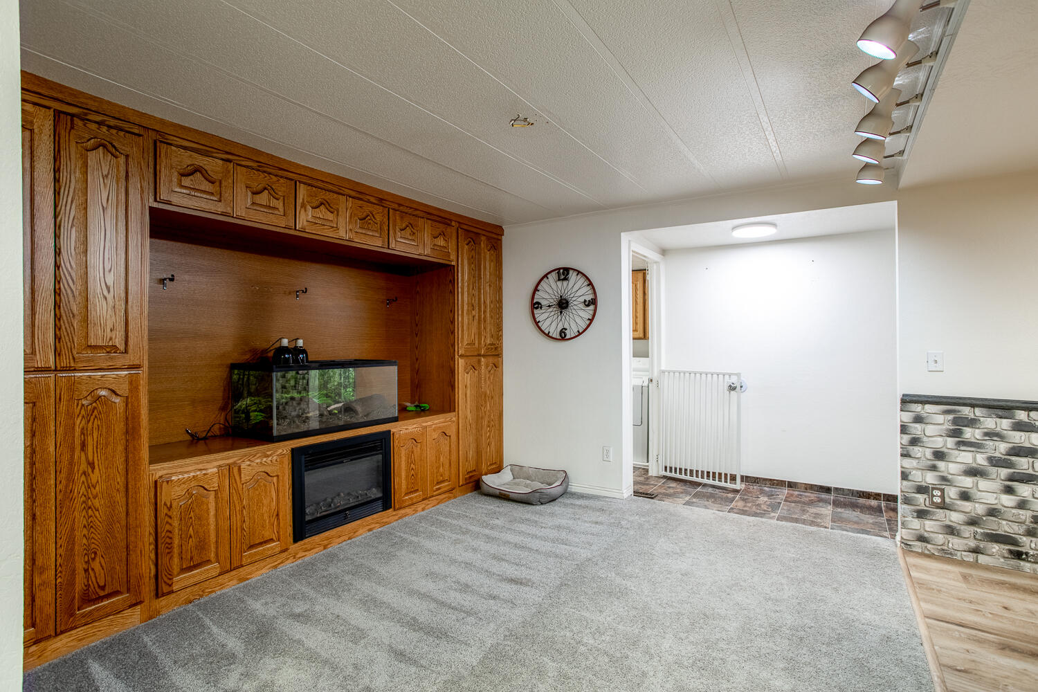 DIXIE MOBILE ESTATES - Residential