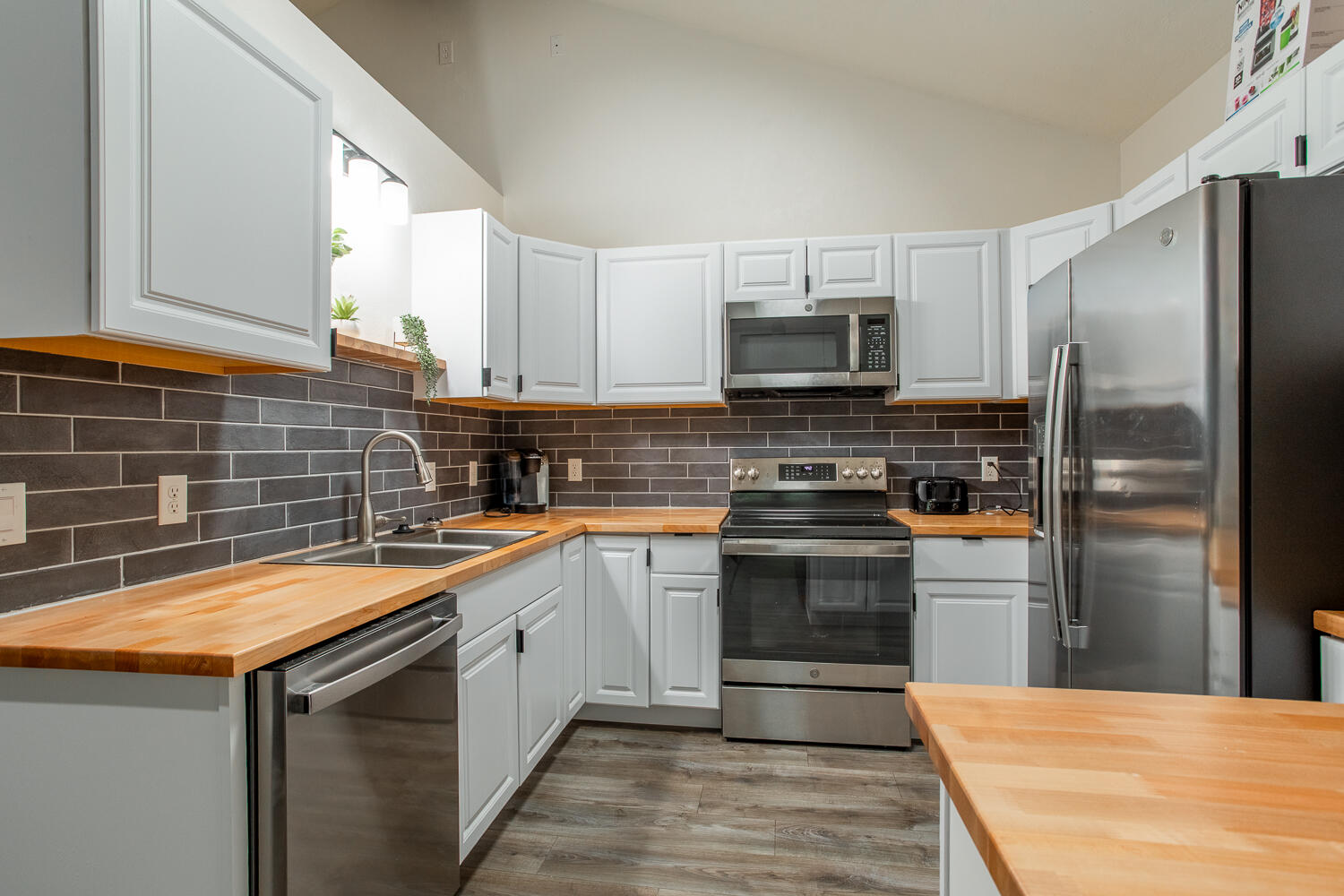 DIXIE MOBILE ESTATES - Residential