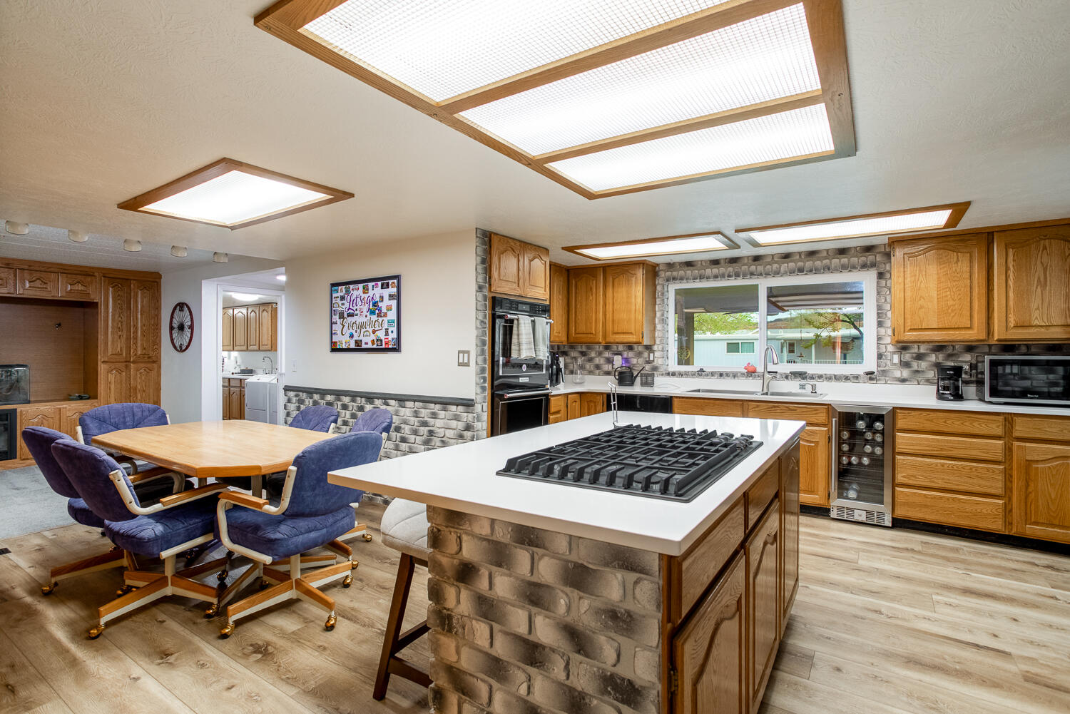 DIXIE MOBILE ESTATES - Residential