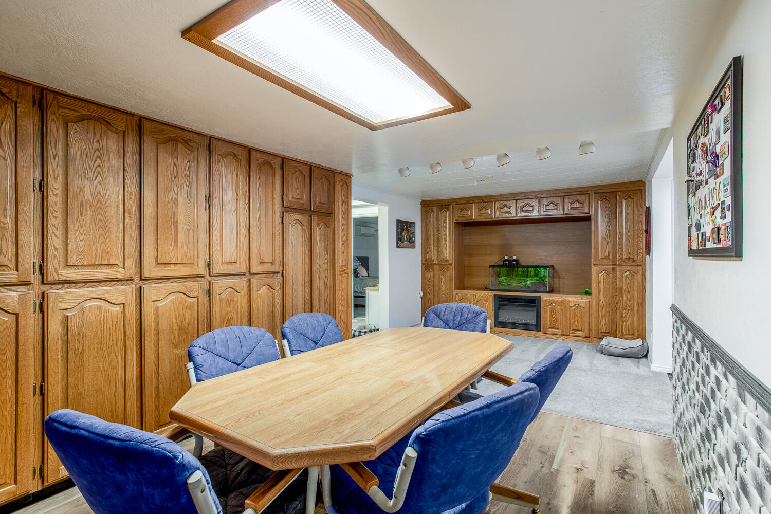 DIXIE MOBILE ESTATES - Residential