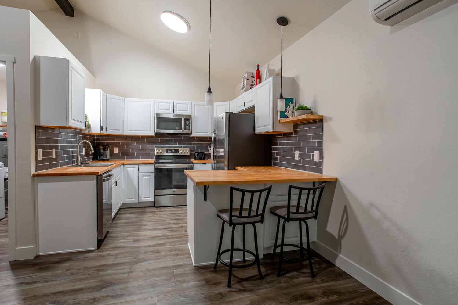 DIXIE MOBILE ESTATES - Residential