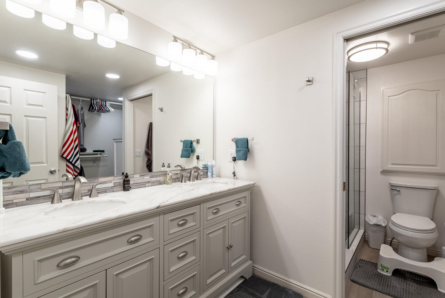 DIXIE MOBILE ESTATES - Residential