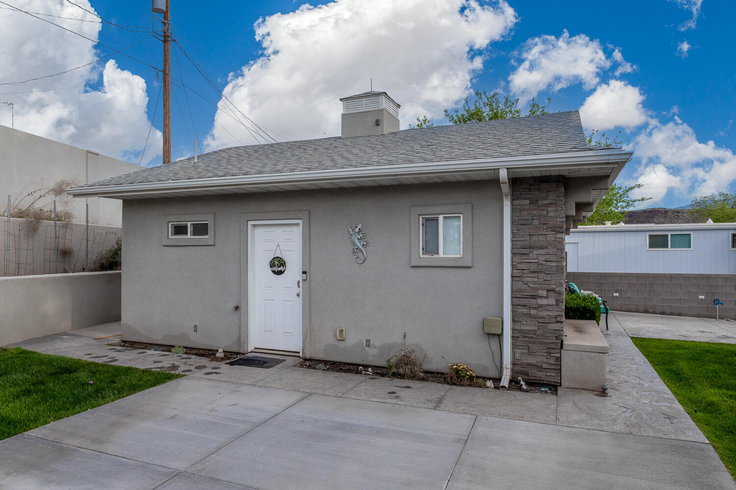 DIXIE MOBILE ESTATES - Residential