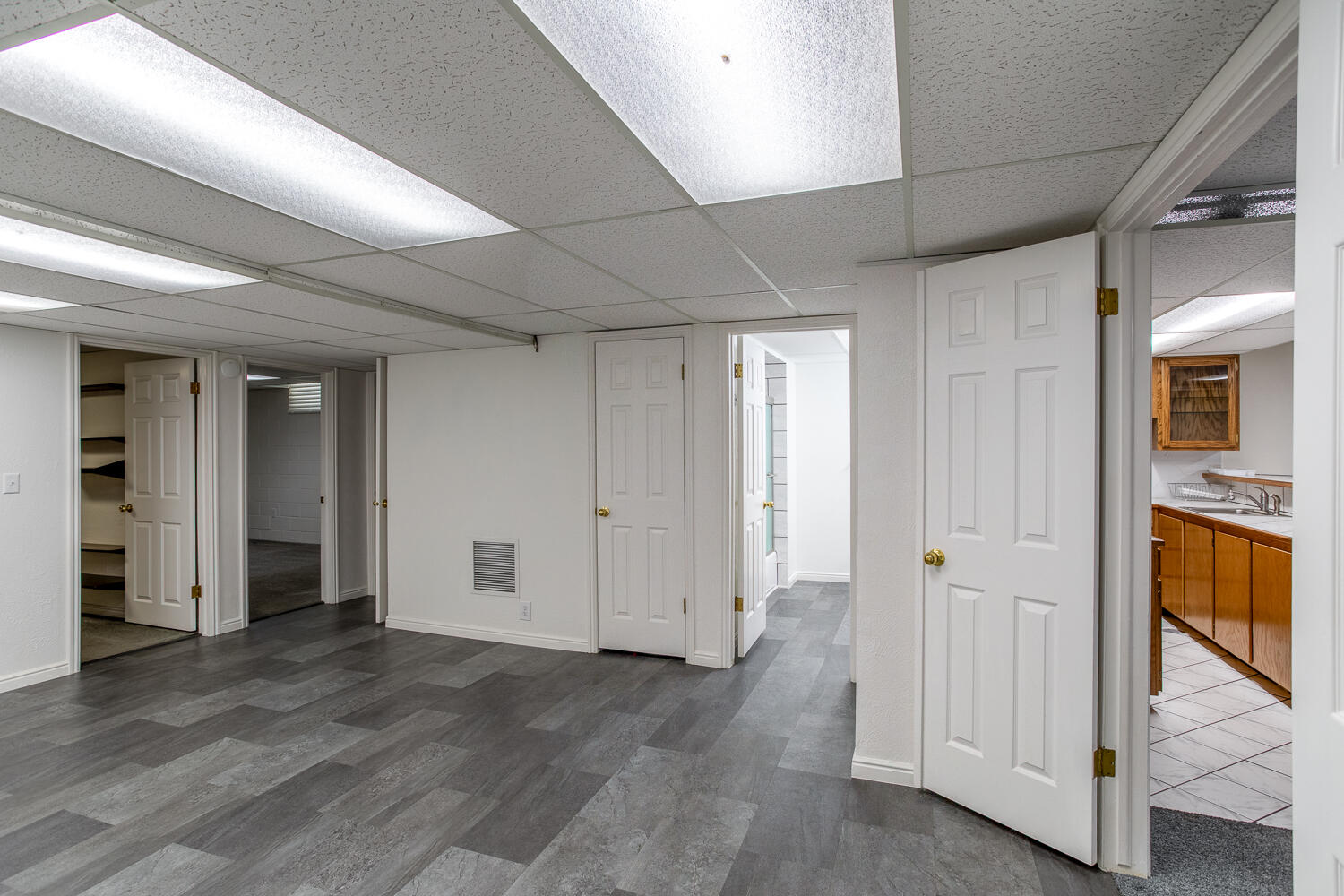 DIXIE MOBILE ESTATES - Residential