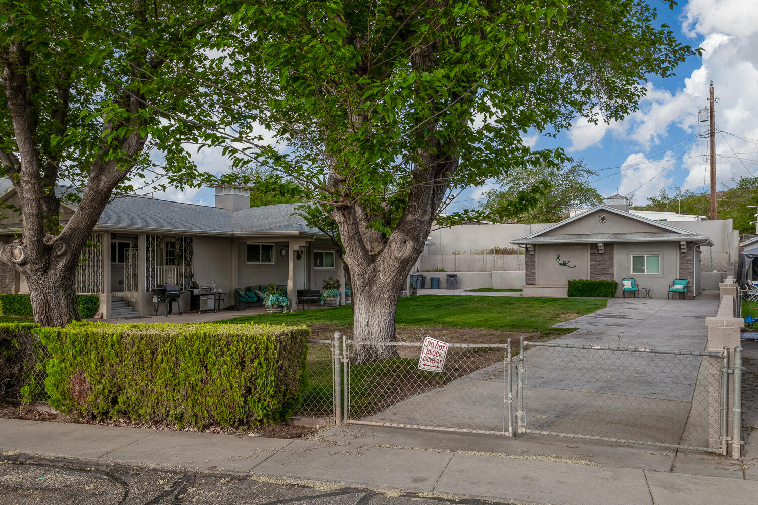 DIXIE MOBILE ESTATES - Residential