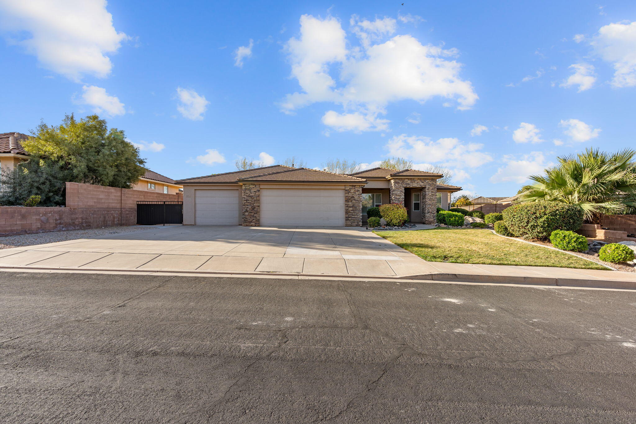 SILVER FALLS AT WASHINGTON BENCH - Residential
