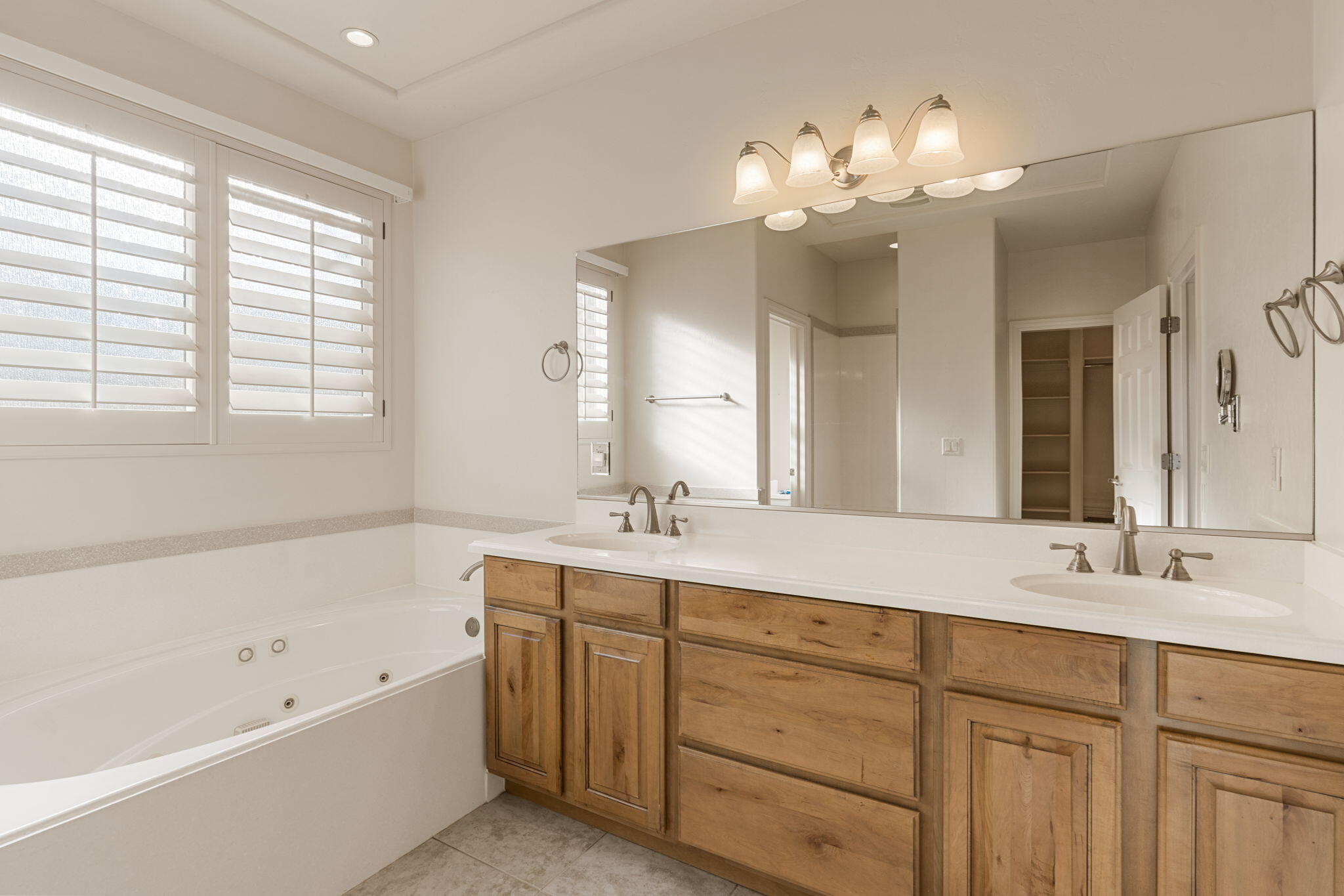 SILVER FALLS AT WASHINGTON BENCH - Residential