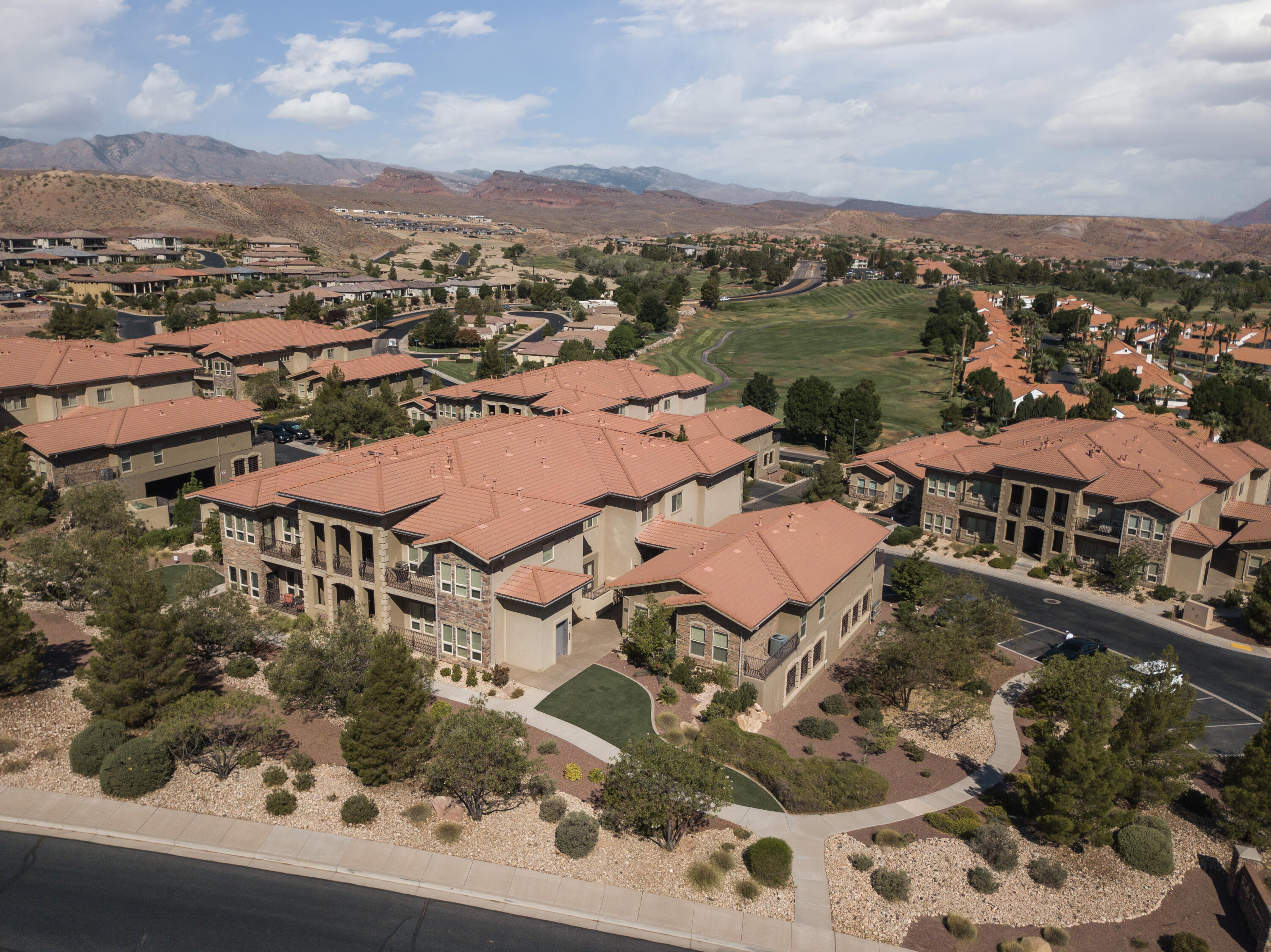 BELLA TERRAZZA AT SUNBROOK - Residential