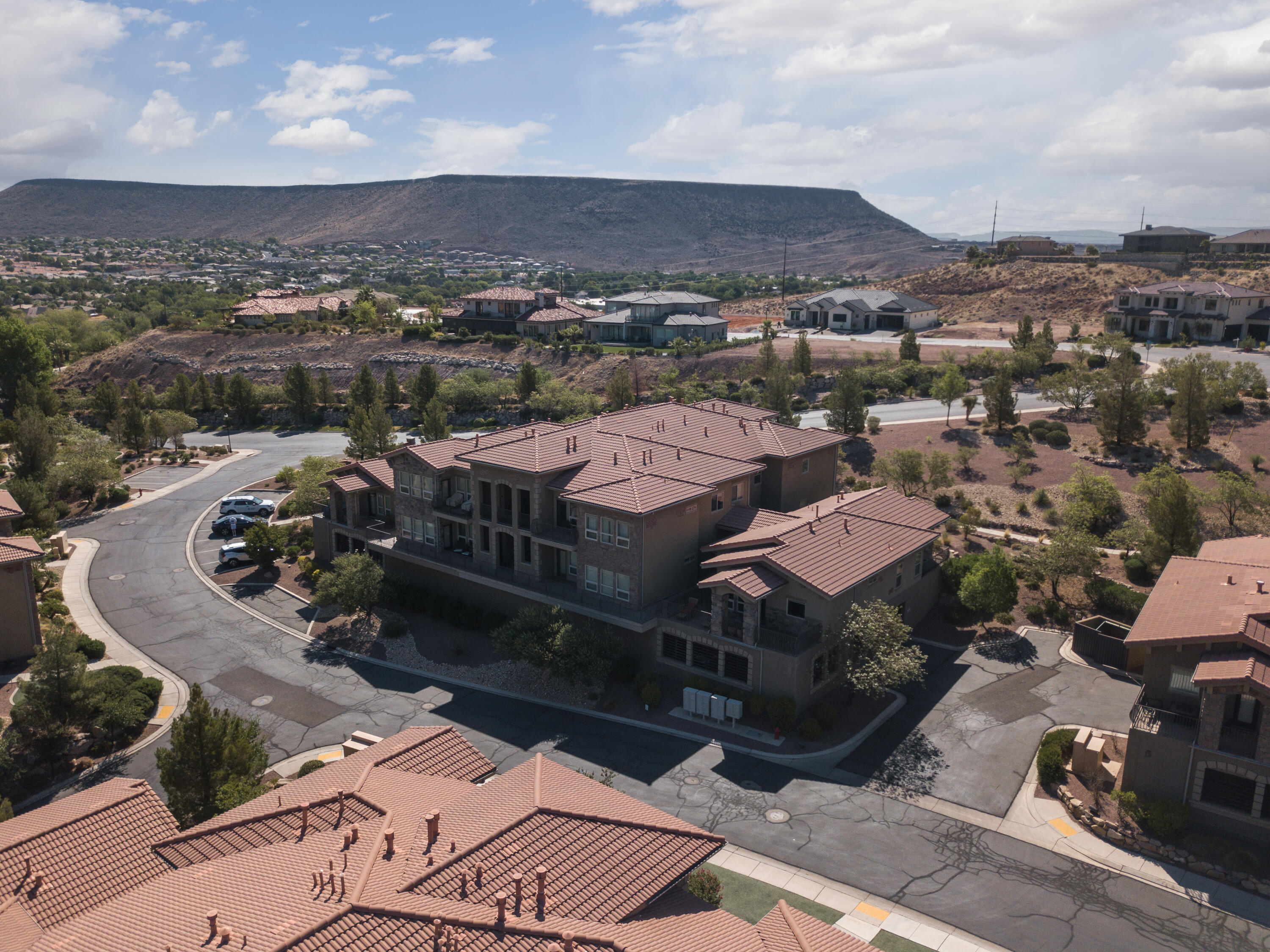 BELLA TERRAZZA AT SUNBROOK - Residential