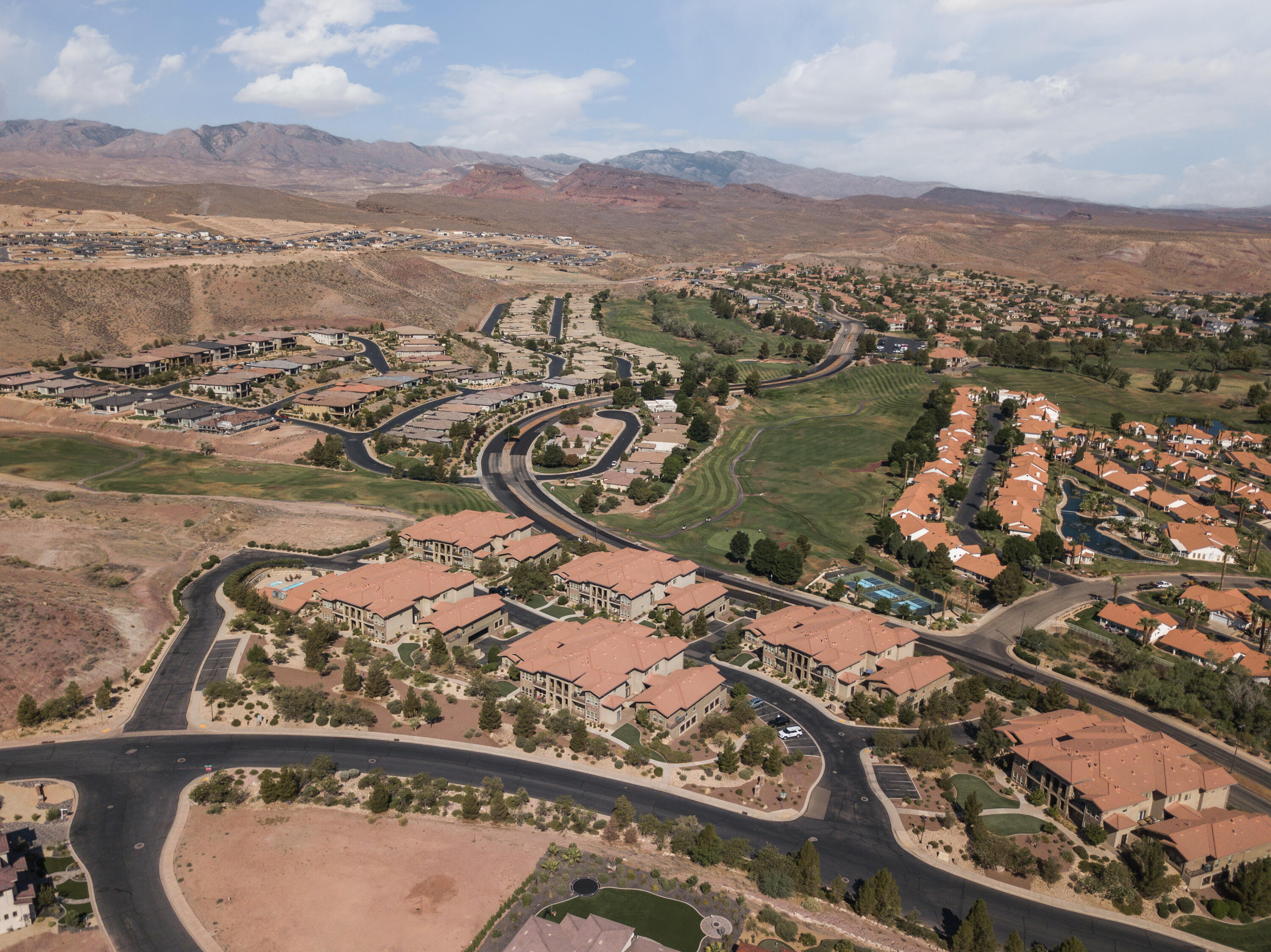 BELLA TERRAZZA AT SUNBROOK - Residential