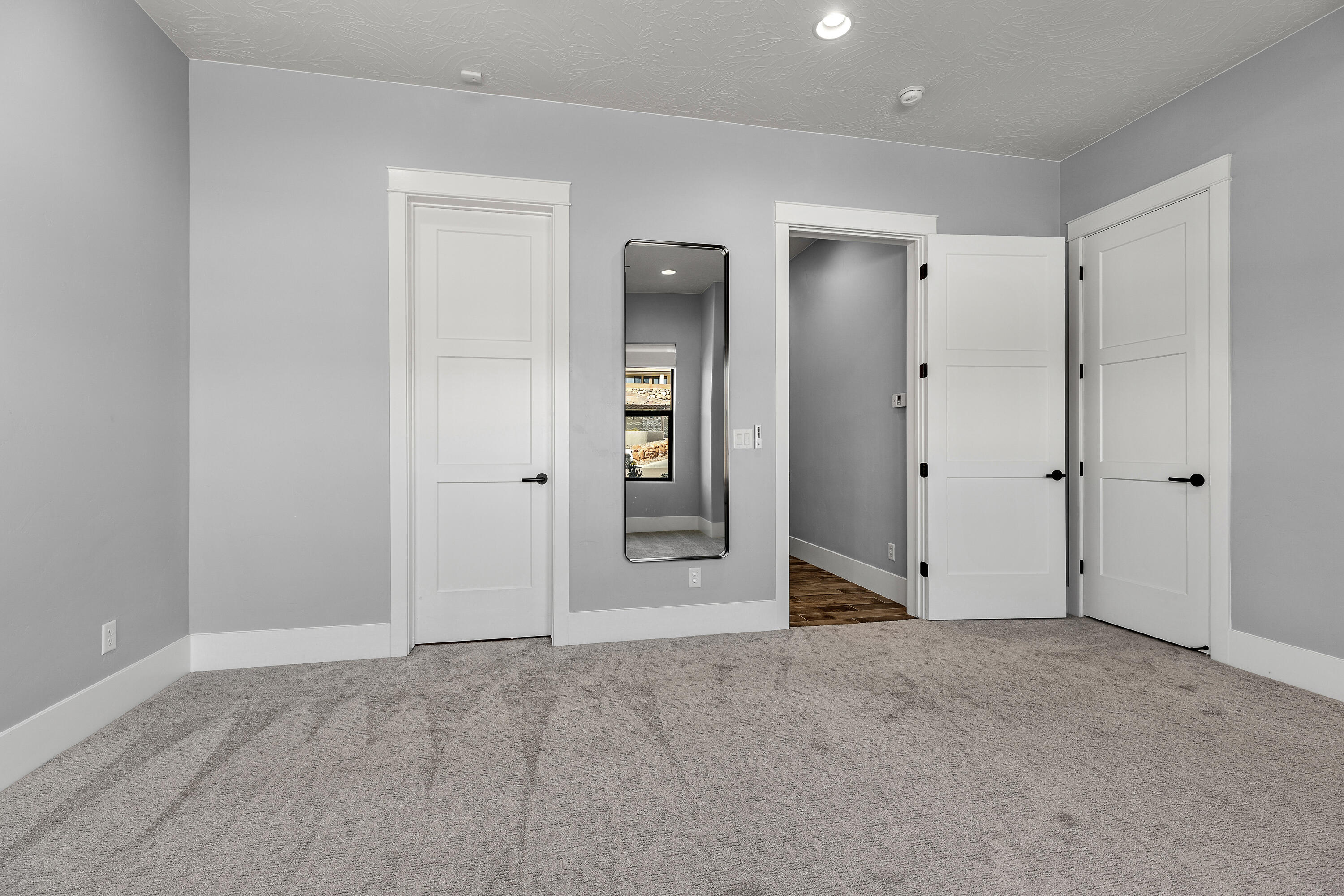 WASHINGTON VISTA - Residential