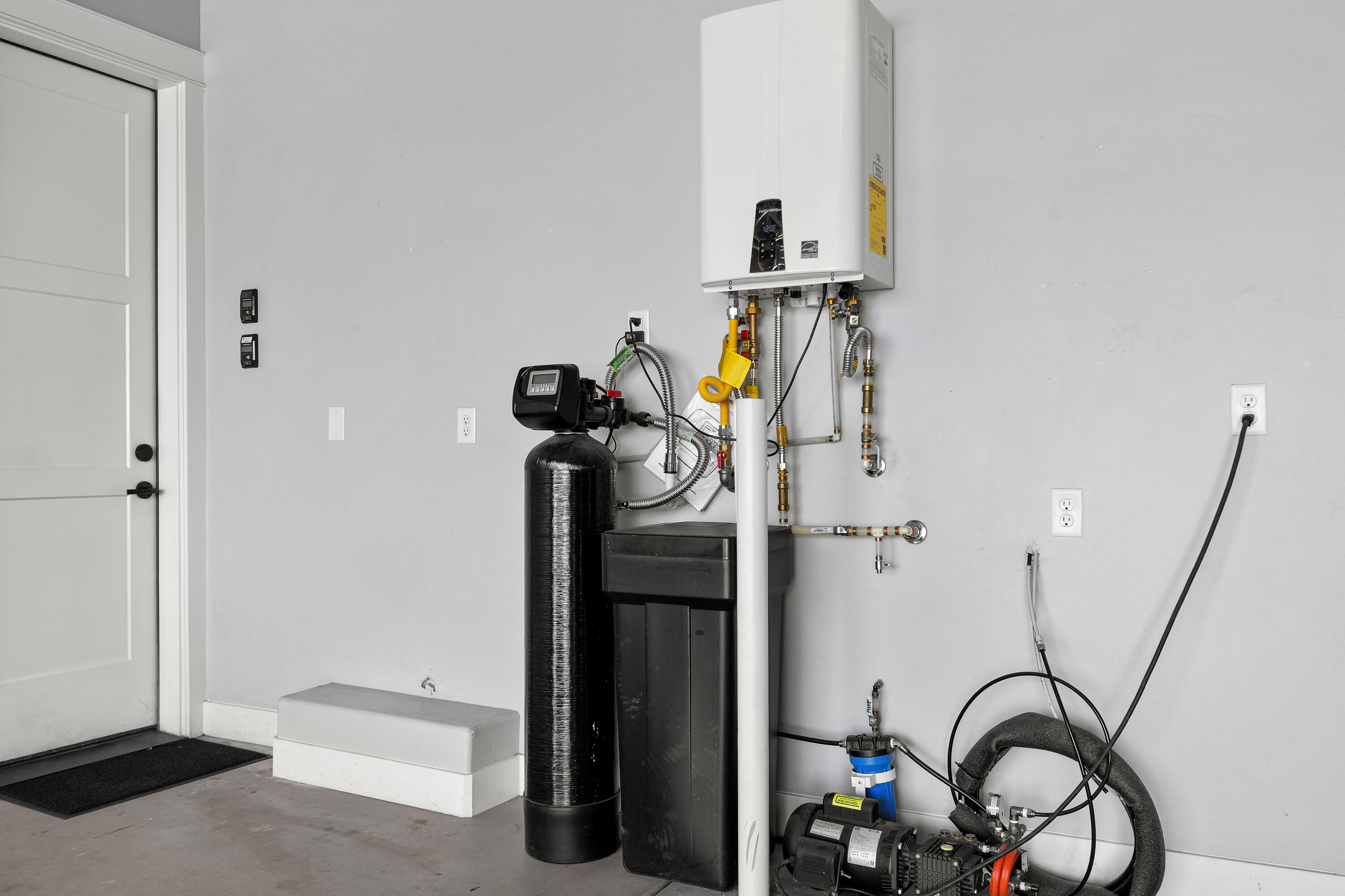 WASHINGTON VISTA - Residential