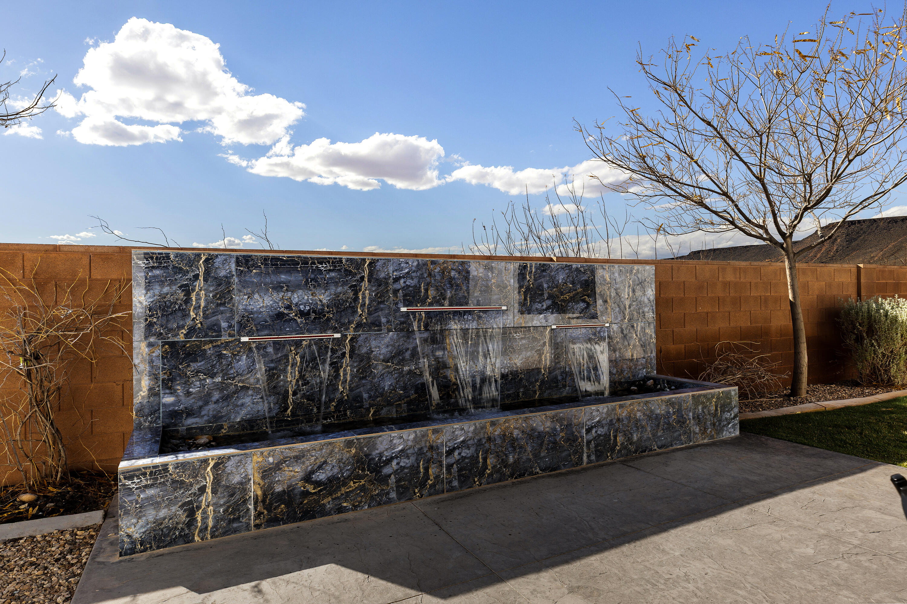 WASHINGTON VISTA - Residential