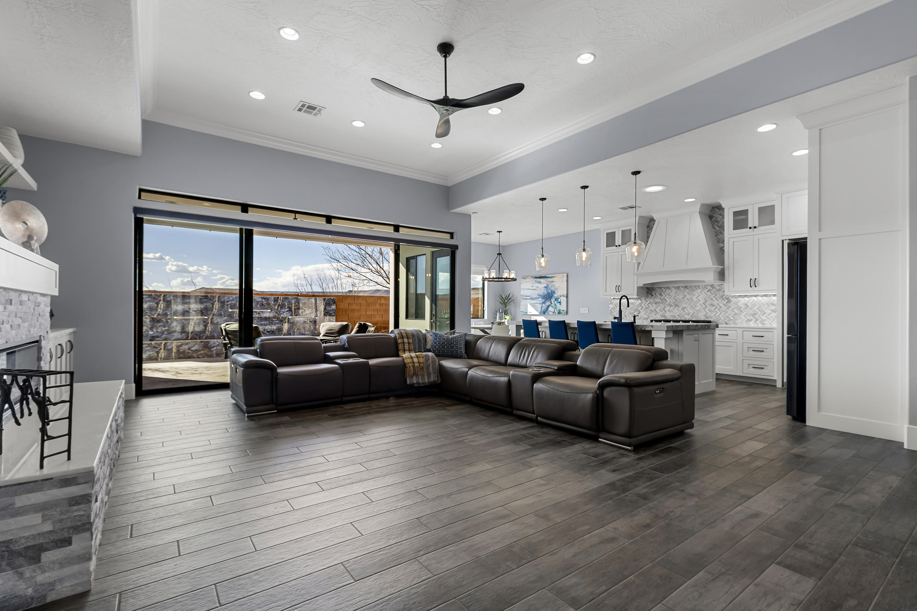 WASHINGTON VISTA - Residential