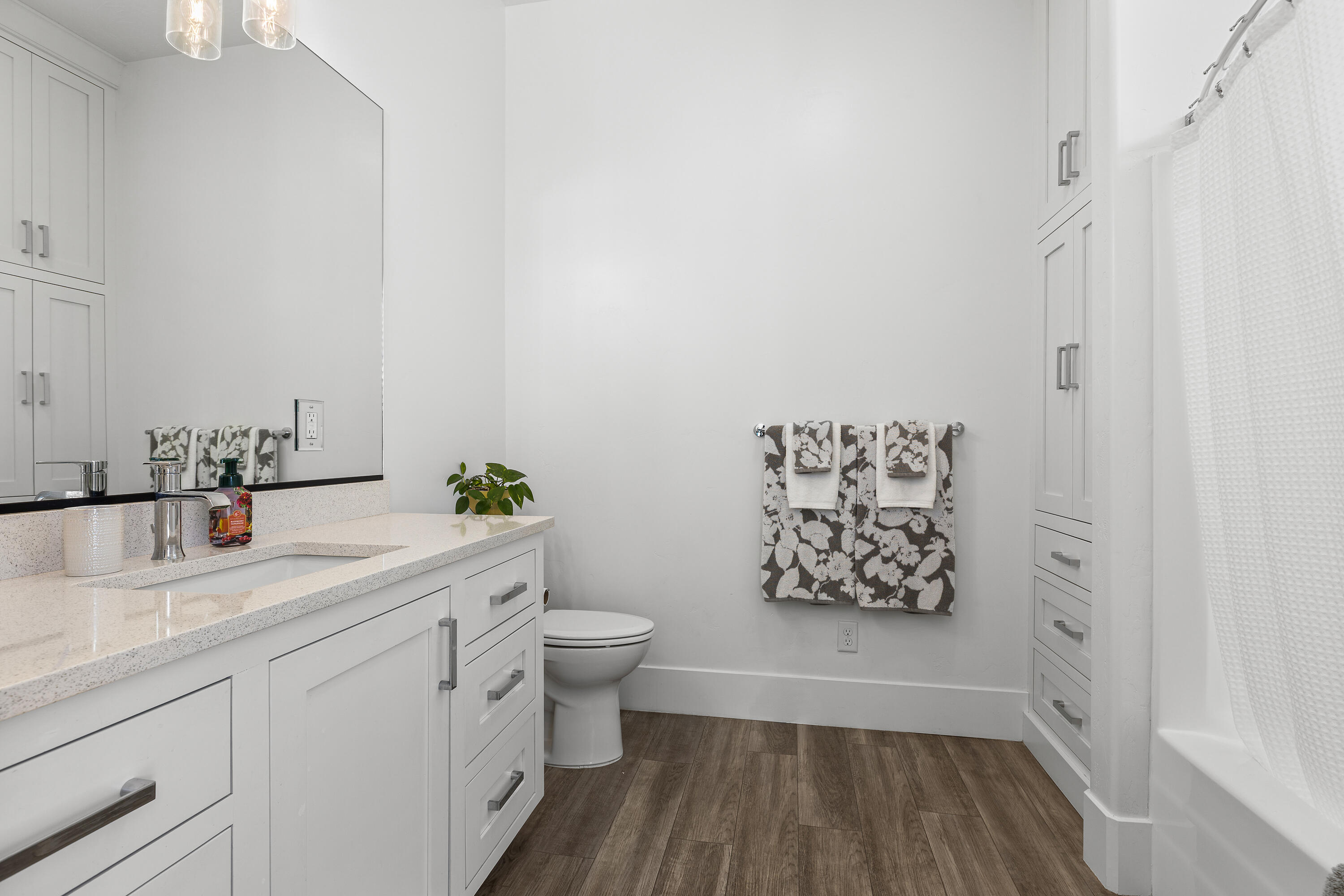 WASHINGTON VISTA - Residential