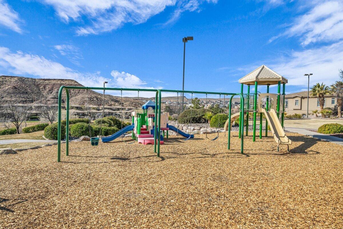 SANTA MARIA AT SUNBROOK - Residential