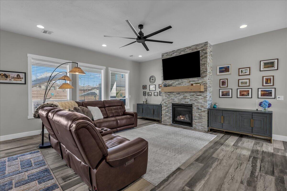 WILLOWS - Residential