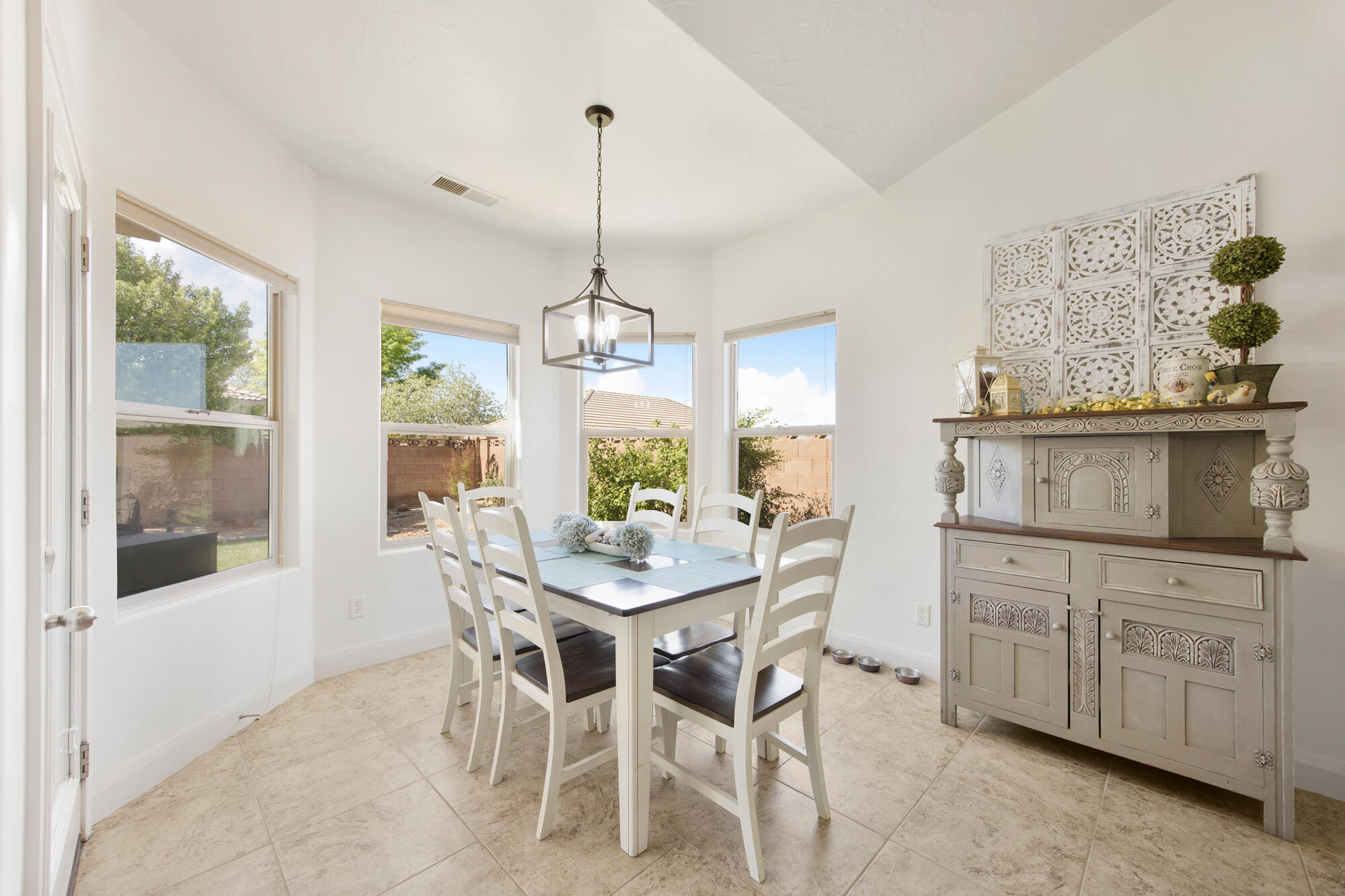 HIGH CHAPARRAL AT THE WASHINGTON BENCH - Residential