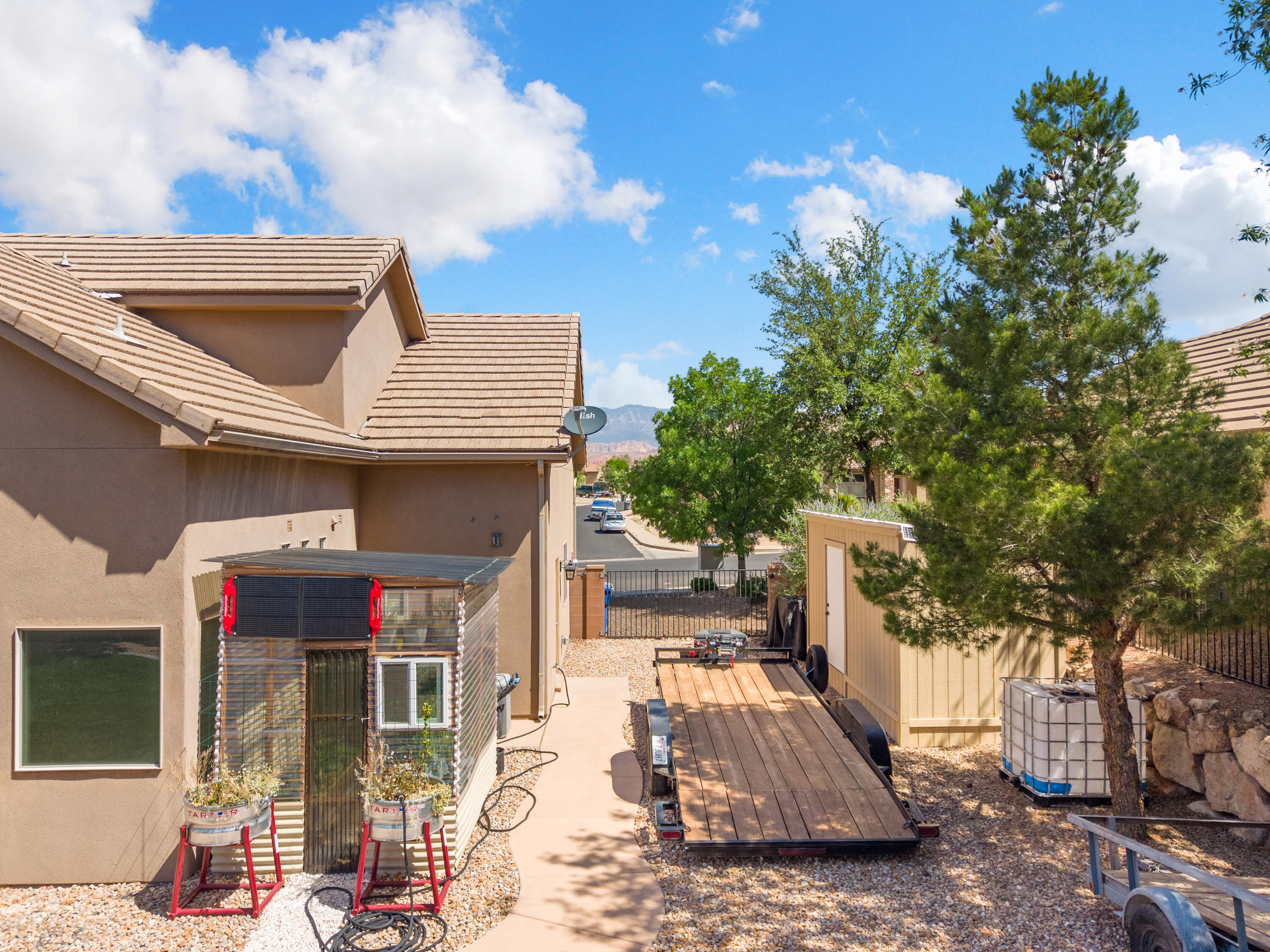HIGH CHAPARRAL AT THE WASHINGTON BENCH - Residential