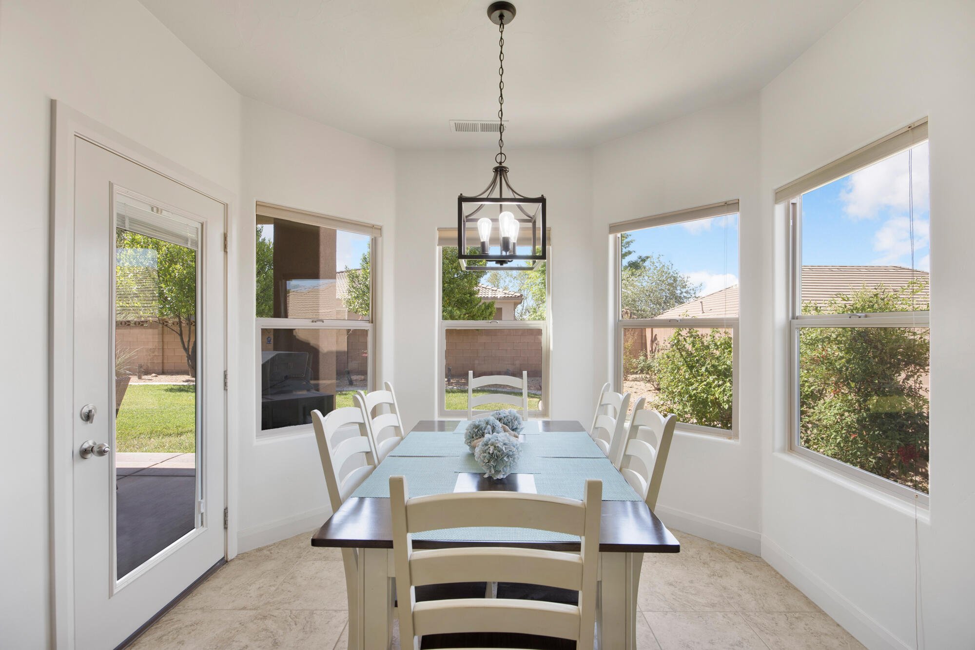 HIGH CHAPARRAL AT THE WASHINGTON BENCH - Residential