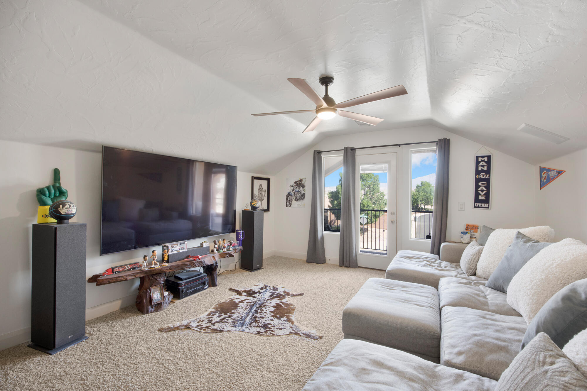 HIGH CHAPARRAL AT THE WASHINGTON BENCH - Residential