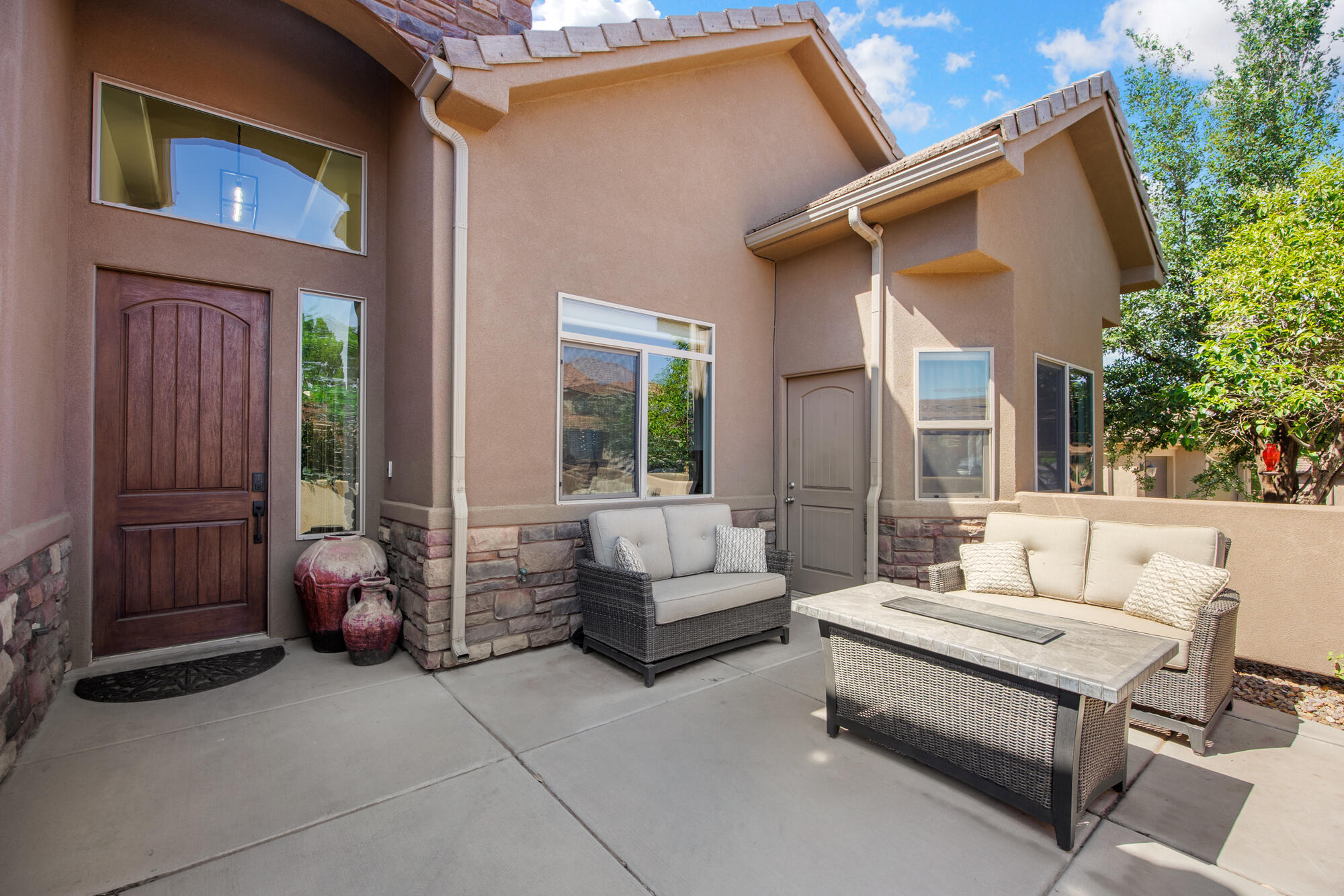 HIGH CHAPARRAL AT THE WASHINGTON BENCH - Residential